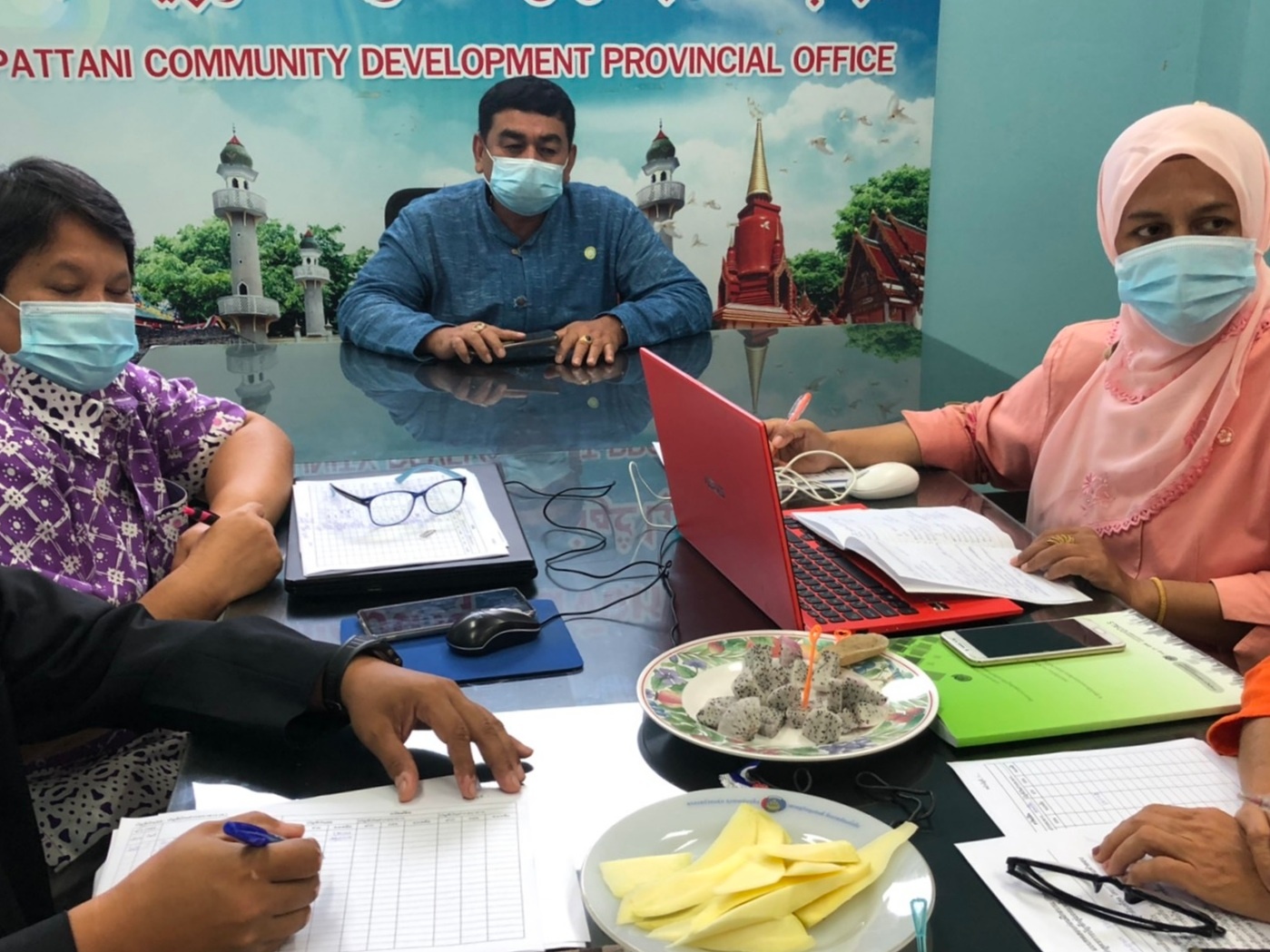 รับฟังการประชุม conference การเสริมสร้างกองทุนชุมชนตามหลักธรรมาภิบาล ผ่านระบบวีดีทัศน์ทางไกล