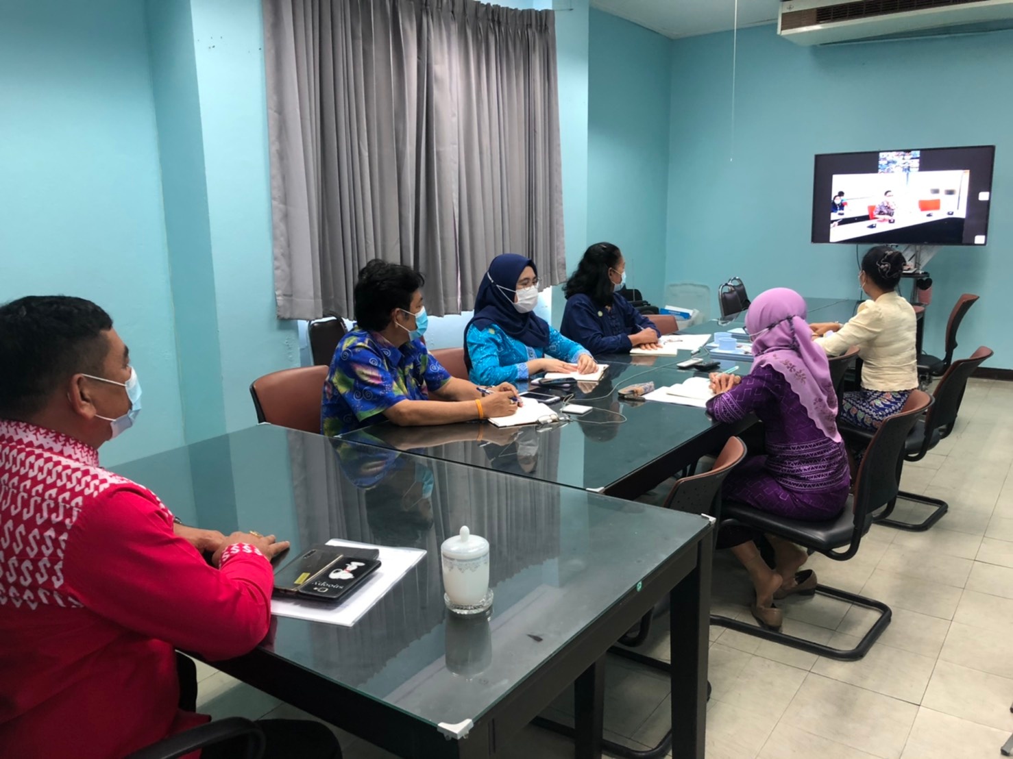 รับฟังการประชุม conference เพื่อเตรียมความพร้อมการบริหารการจัดเก็บข้อมูลความจำเป็นพื้นฐาน (จปฐ.) และข้อมูลพื้นฐานระดับหมู่บ้าน (กชช.2ค) ประจำปี 2564 ผ่านระบบวีดีทัศน์ทางไกล