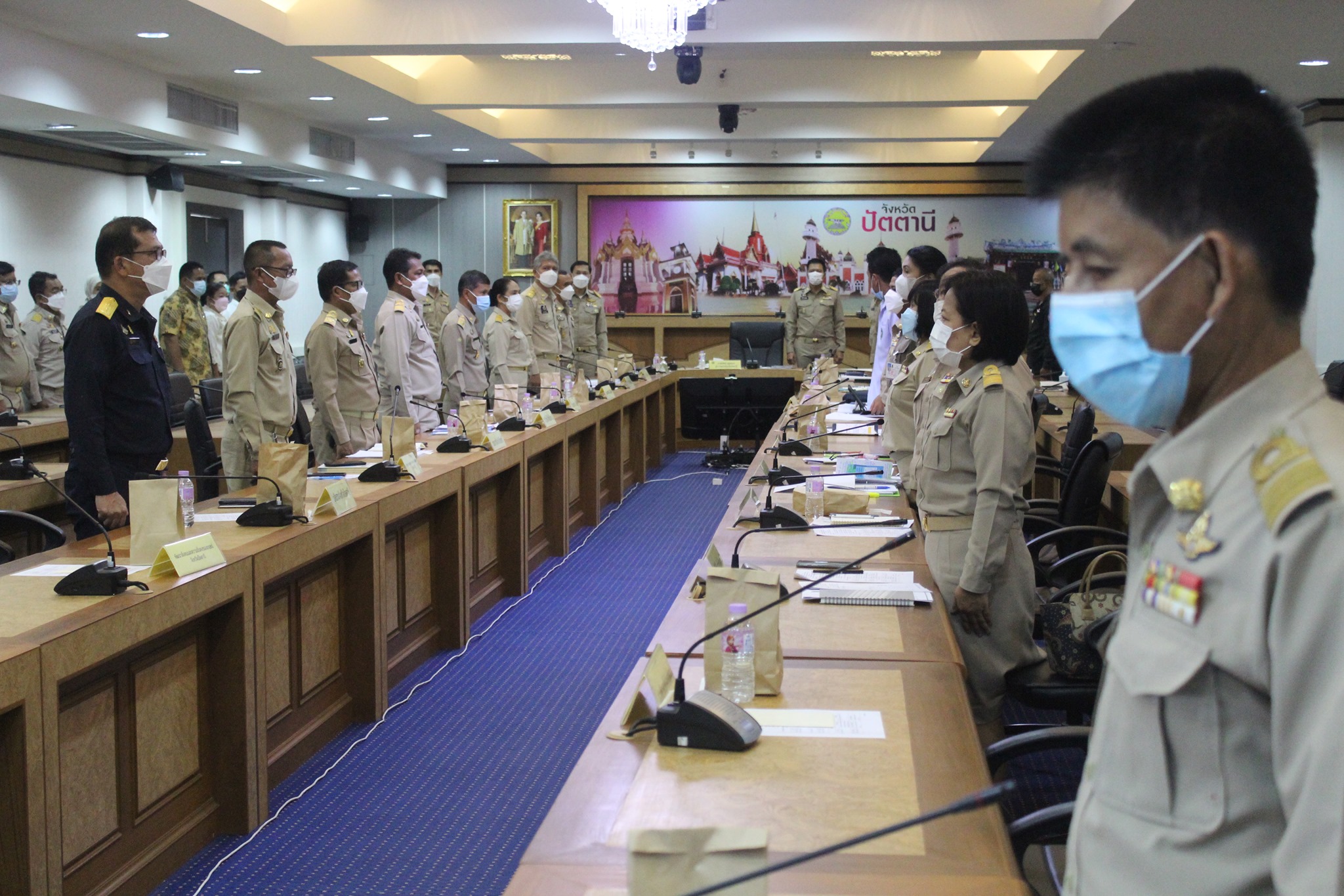 ผู้ว่าฯ ปัตตานี มอบวุฒิบัตรและเข็มวิทยฐานะ นักบริหารงานพัฒนาชุมชนระดับสูง(นพส.) และประกาศเกียรติคุณข้าราชการดีเด่น กรมการพัฒนาชุมชน 2564