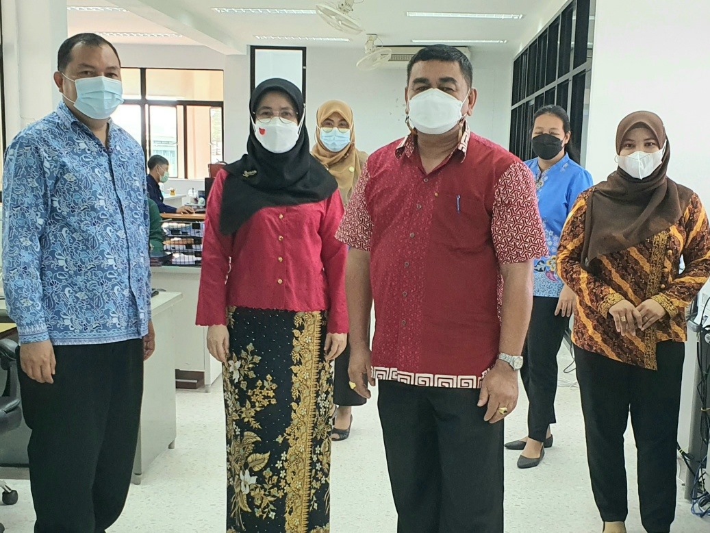 ผ้าไทยใส่ให้สนุก