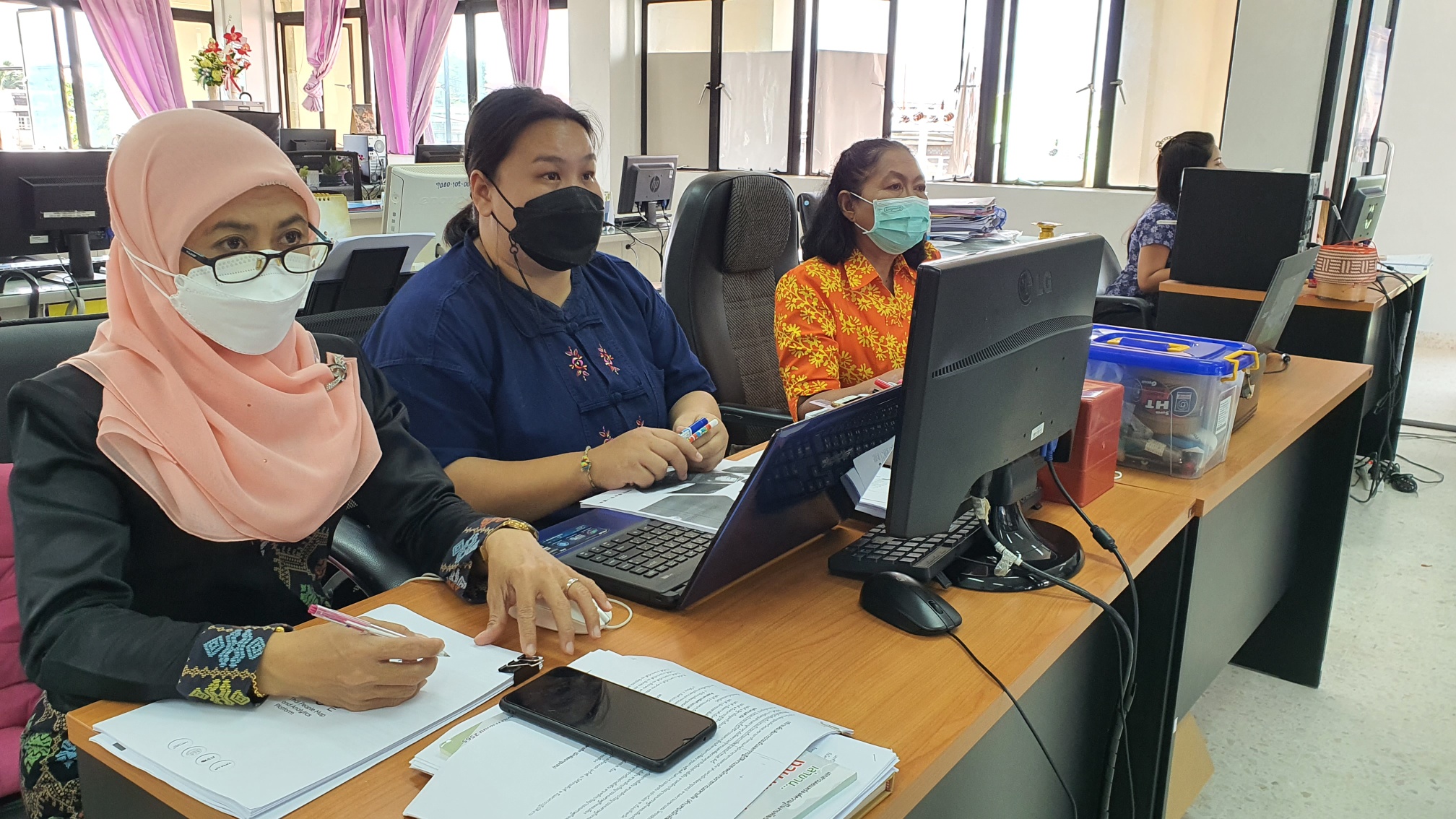 พช.ปัตตานี ร่วมประชุมฝึกอบรมการใช้งานระบบ TPMAP Logbook สำหรับเจ้าหน้าที่ปรับปรุงข้อมูลเพื่อการพัฒนาคุณภาพชีวิต