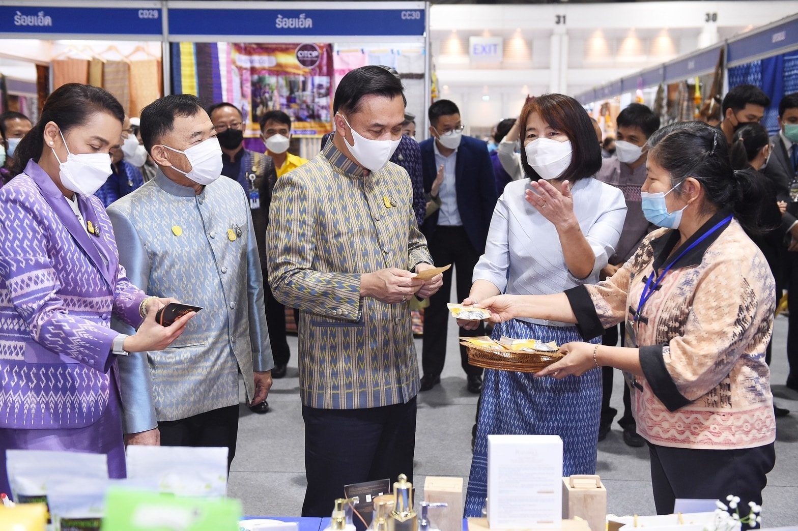 ยิ่งใหญ่!อลังการ! จังหวัดปัตตานี ร่วมพิธีเปิดงานโอทอปไทย สู้ภัยโควิด – 19