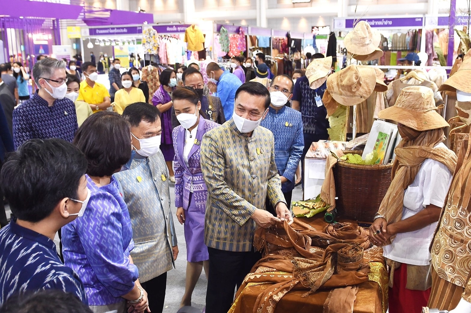 ยิ่งใหญ่!อลังการ! จังหวัดปัตตานี ร่วมพิธีเปิดงานโอทอปไทย สู้ภัยโควิด – 19