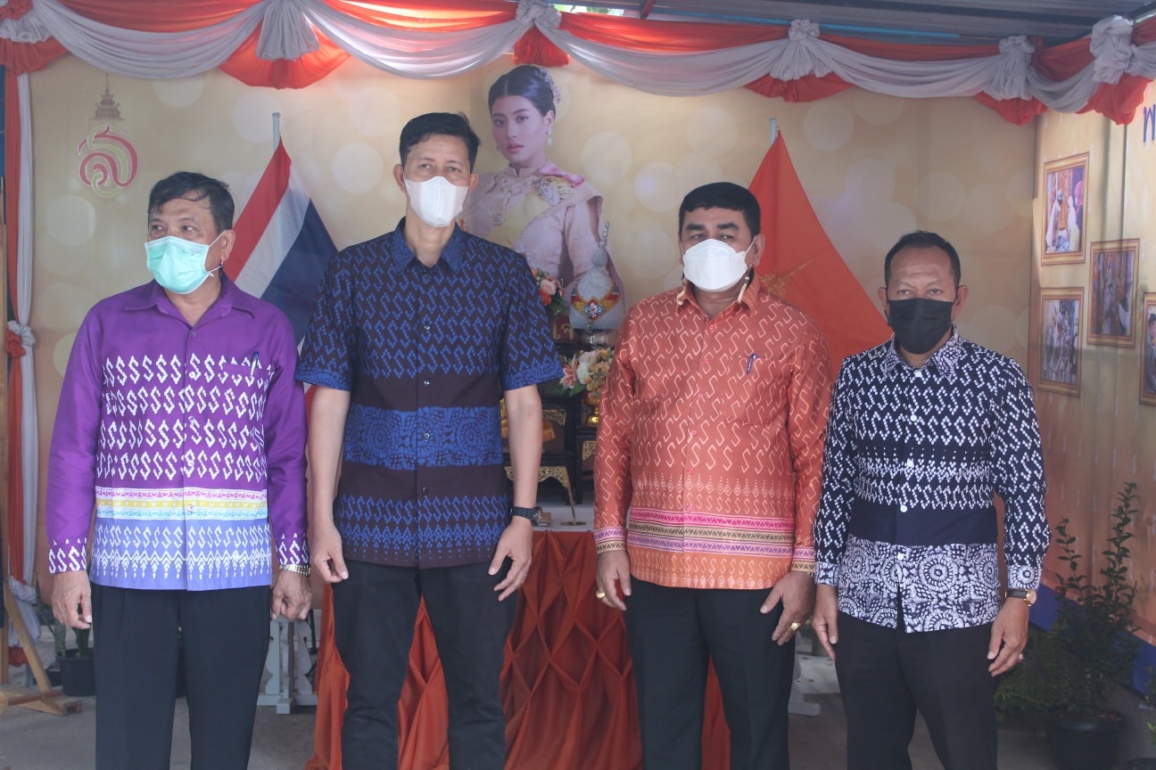 สำนึกในพระกรุณาธิคุณฯ “ผ้าลายขอเจ้าฟ้า สิริวัณณวรีฯ” สร้างอาชีพ เพิ่มรายได้ พัฒนาคุณภาพชีวิต ส่งเสริมผู้ประกอบการ OTOP ในชุมชน สู้วิกฤต COVID-19