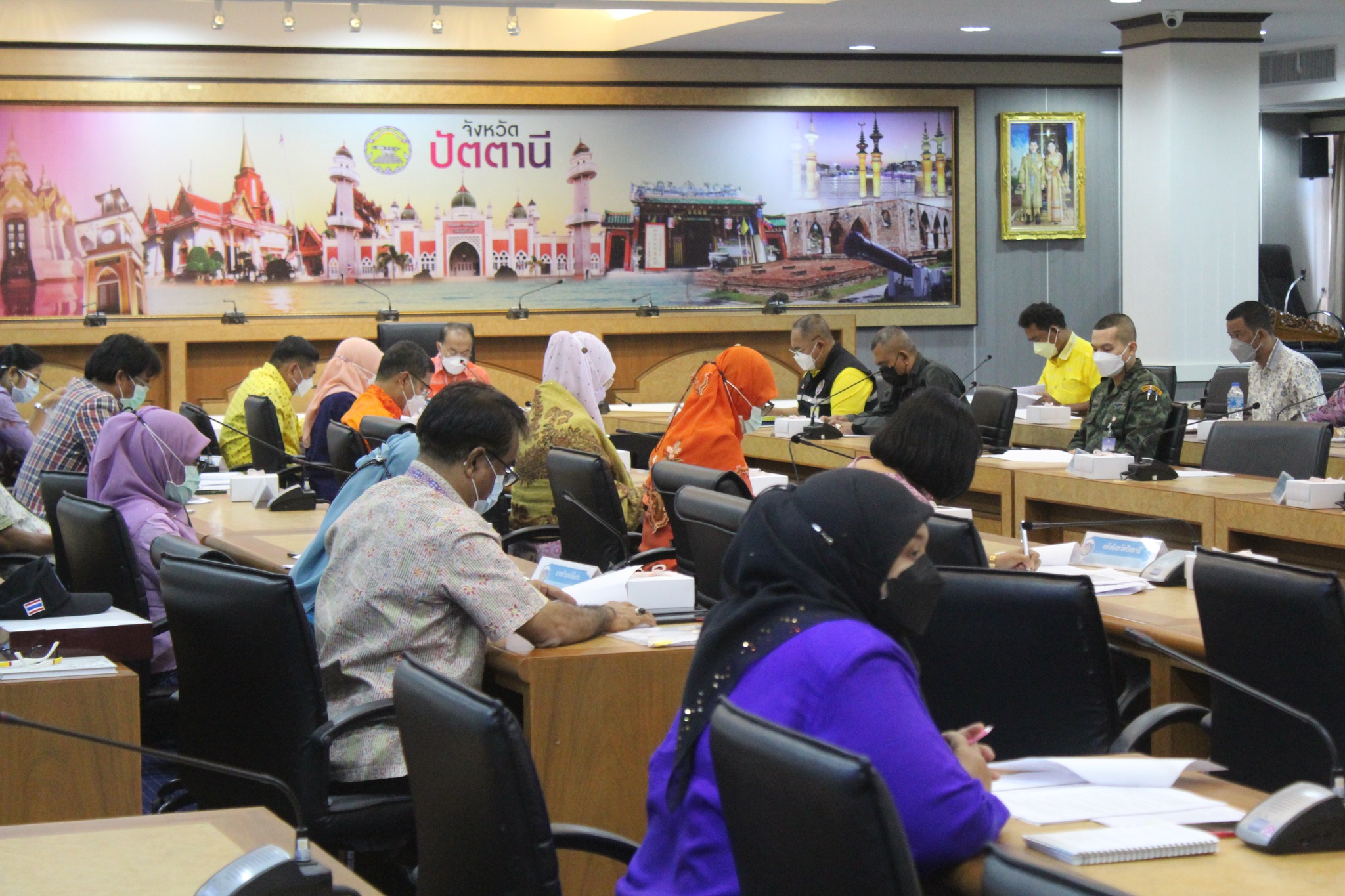 จังหวัดปัตตานี ประชุมรับรองข้อมูลจาการตรวจสอบข้อมูลครัวเรือนตามระบบ TPMAP พร้อมขับเคลื่อนการขจัดความยากจนและพัฒนาคนทุกช่วงวัยอย่างยั่งยืน ตามหลักปรัชญาของเศรษฐกิจพอเพียง