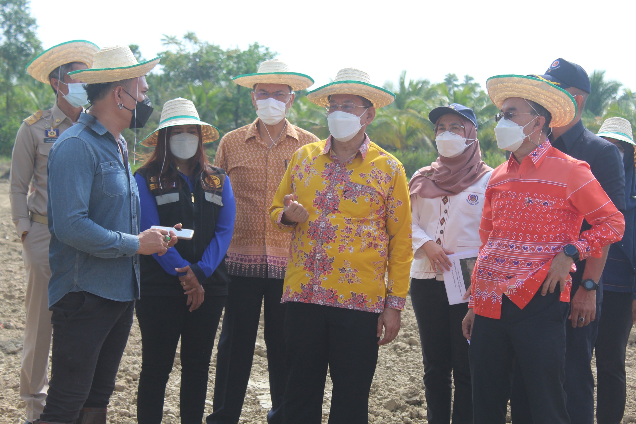 ผู้ตรวจราชการกระทรวงมหาดไทย ลงพื้นที่ติดตามผลการพัฒนาพื้นที่ต้นแบบการพัฒนาคุณภาพชีวิตตามหลักทฤษฎีใหม่ ประยุกย์สู่ “โคก หนอง นา กรมการพัฒนาชุมชน” จังหวัดปัตตานี