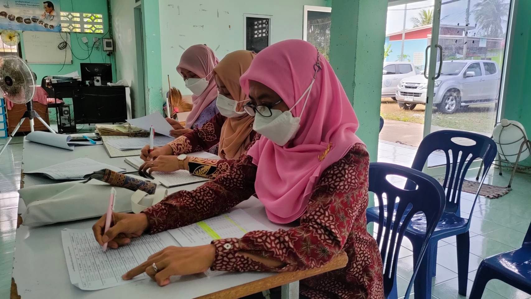 พช.ปัตตานี สนับสนุน “กองทุนแก้ไขปัญหาความยากจน (กข.คจ.)” 12อำเภอ