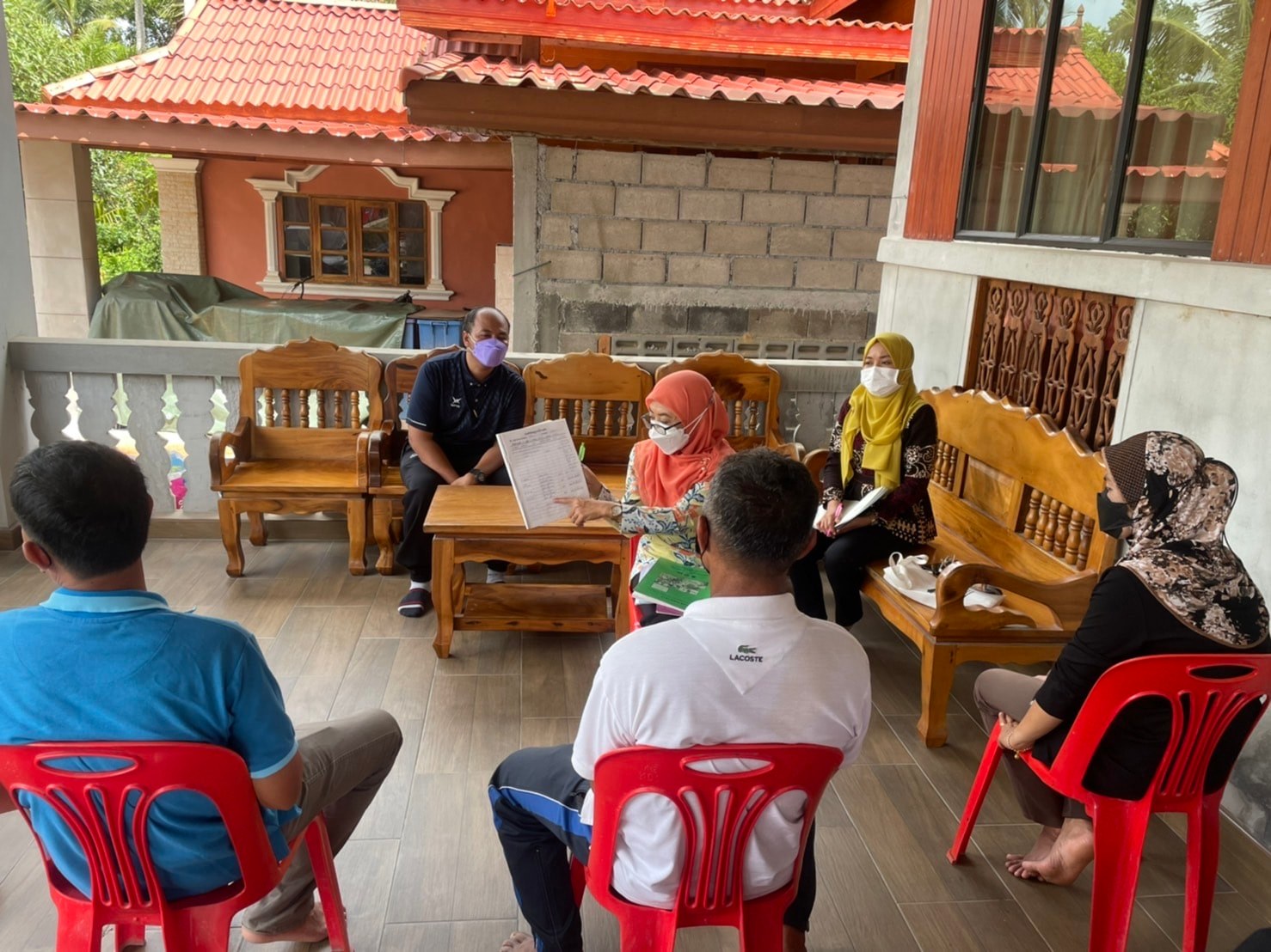 ชาวบ้านปลื้ม! พช.ปัตตานี ผลักดัน”กองทุนแก้ไขปัญหาความยากจน (กข.คจ.)” พัฒนาคุณภาพชีวิตชาวปัตตานี