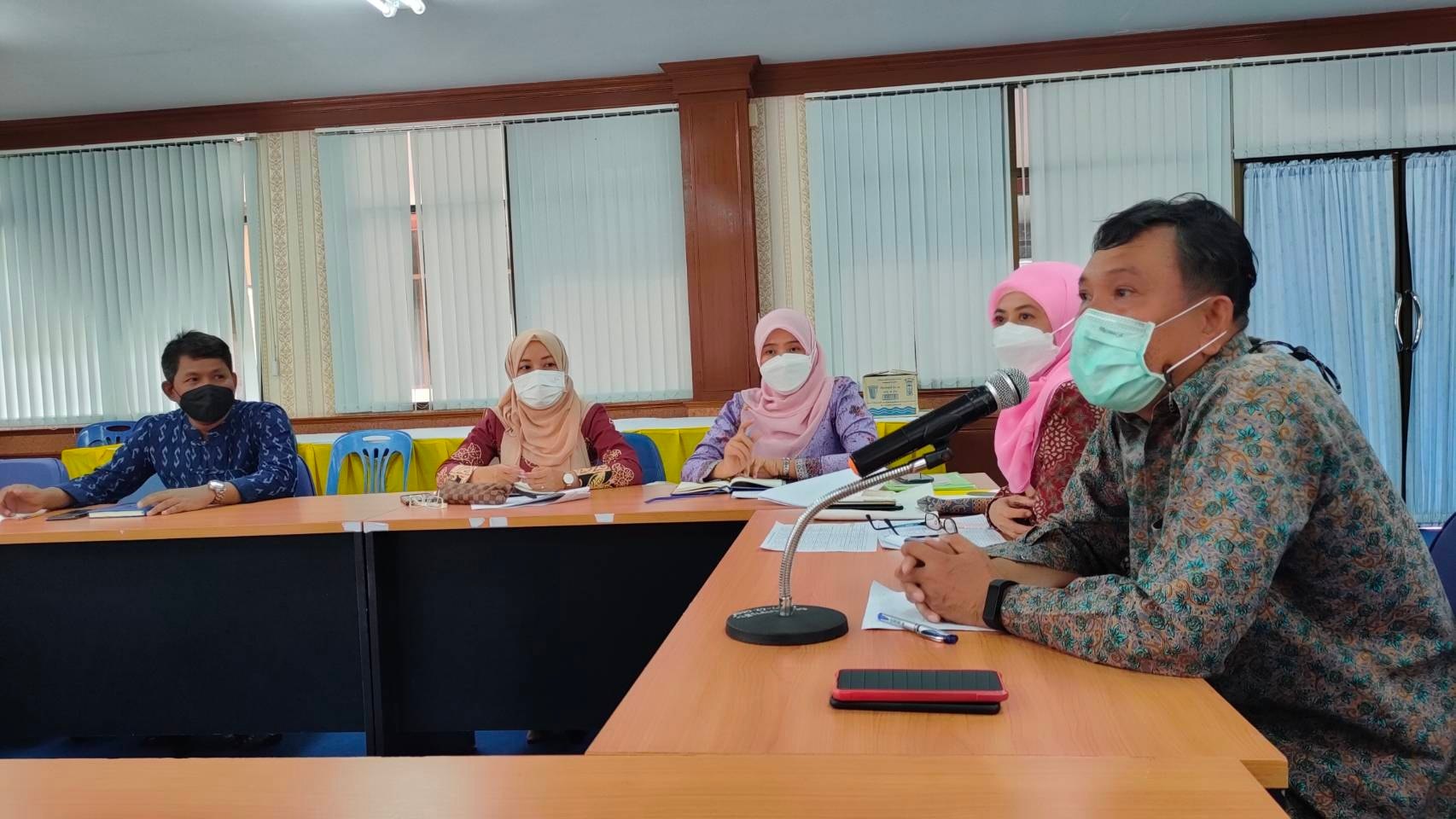 พช.ปัตตานี สนับสนุน “กองทุนแก้ไขปัญหาความยากจน (กข.คจ.)” 12อำเภอ