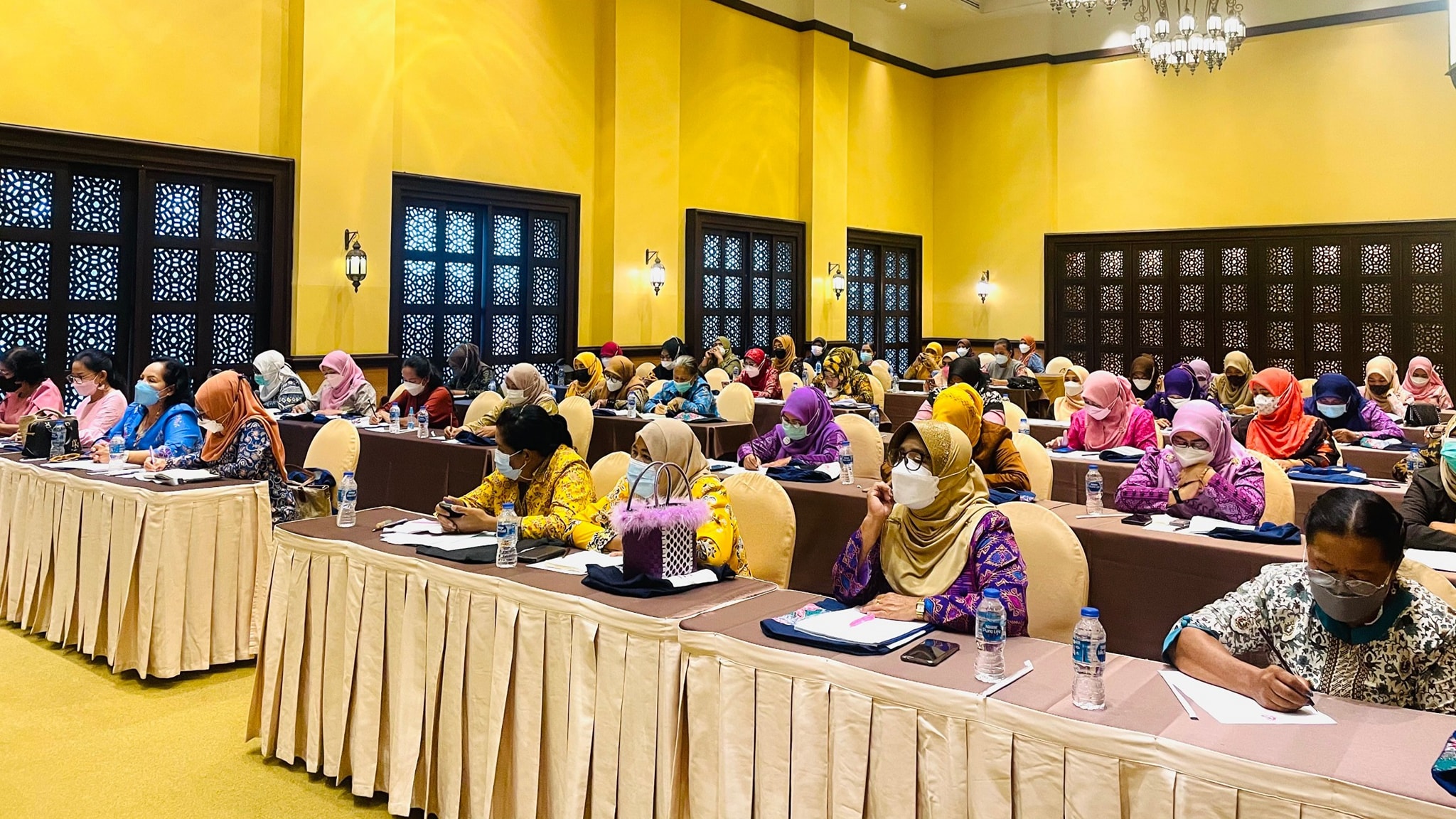 เข้มข้น!! พช.ปัตตานี เพิ่มศักยภาพกลไกการขับเคลื่อนกองทุนพัฒนาบทบาทสตรี สร้างโอกาสเข้าถึงแหล่งทุนในชุมชน