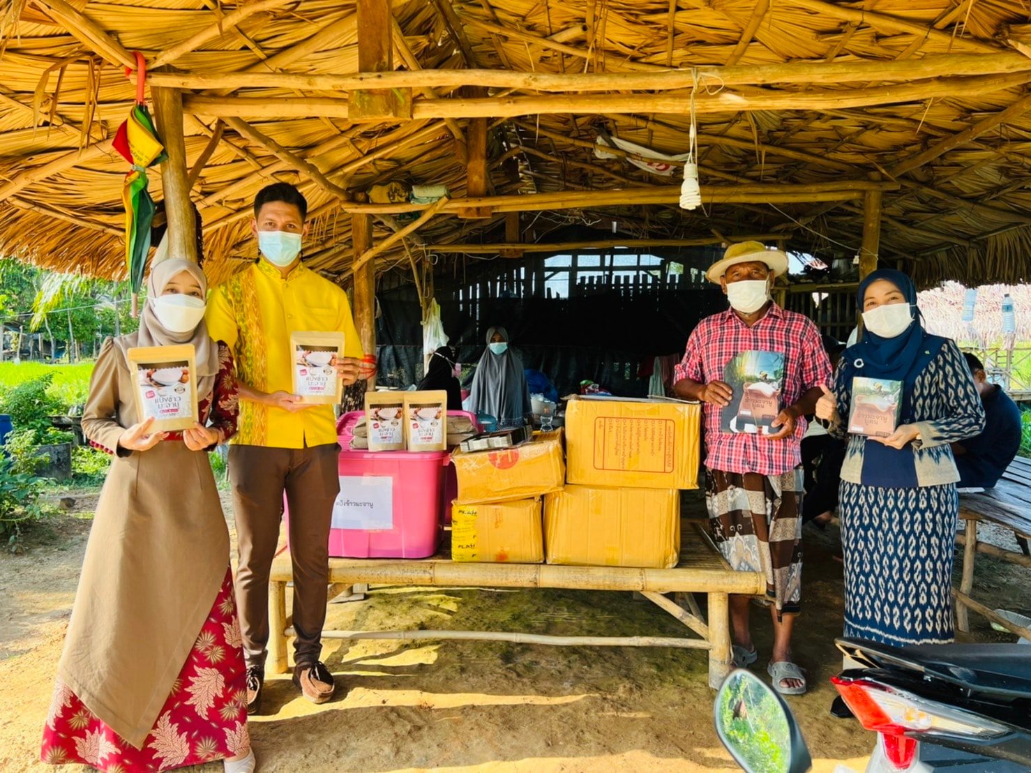 พช.ปัตตานี ร่วมส่งเสริมสินค้าอัตลักษณ์ “ข้าวพื้นถิ่นจังหวัดชายแดนภาคใต้”