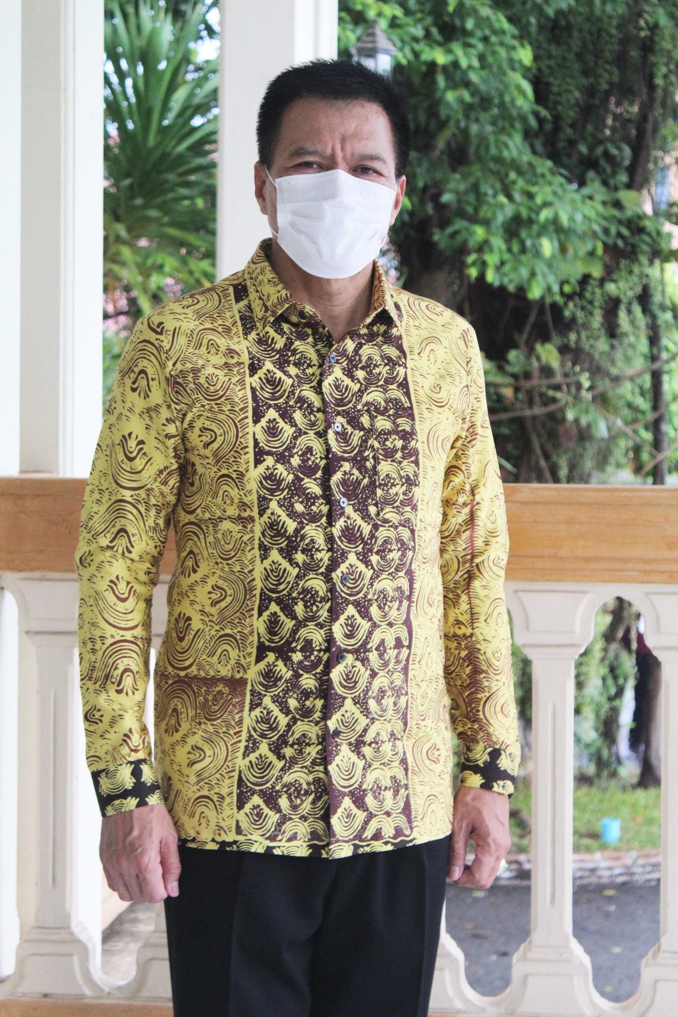 ผู้ว่าฯ ปัตตานี ร่วมเชิดชูความงดงามของผ้าไทย ผ้าถิ่น ผ้าพื้นเมือง เพิ่มคุณค่าด้วยเรื่องราวและความหมายที่งดงาม ยกระดับผ้าไทยให้มีความร่วมสมัย ก้าวสู่ระดับสากล กระจายรายได้สู่ชุมชน