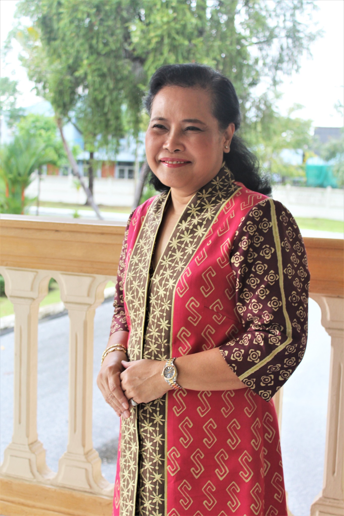 ผู้ว่าฯ ปัตตานี ร่วมเชิดชูความงดงามของผ้าไทย ผ้าถิ่น ผ้าพื้นเมือง เพิ่มคุณค่าด้วยเรื่องราวและความหมายที่งดงาม ยกระดับผ้าไทยให้มีความร่วมสมัย ก้าวสู่ระดับสากล กระจายรายได้สู่ชุมชน