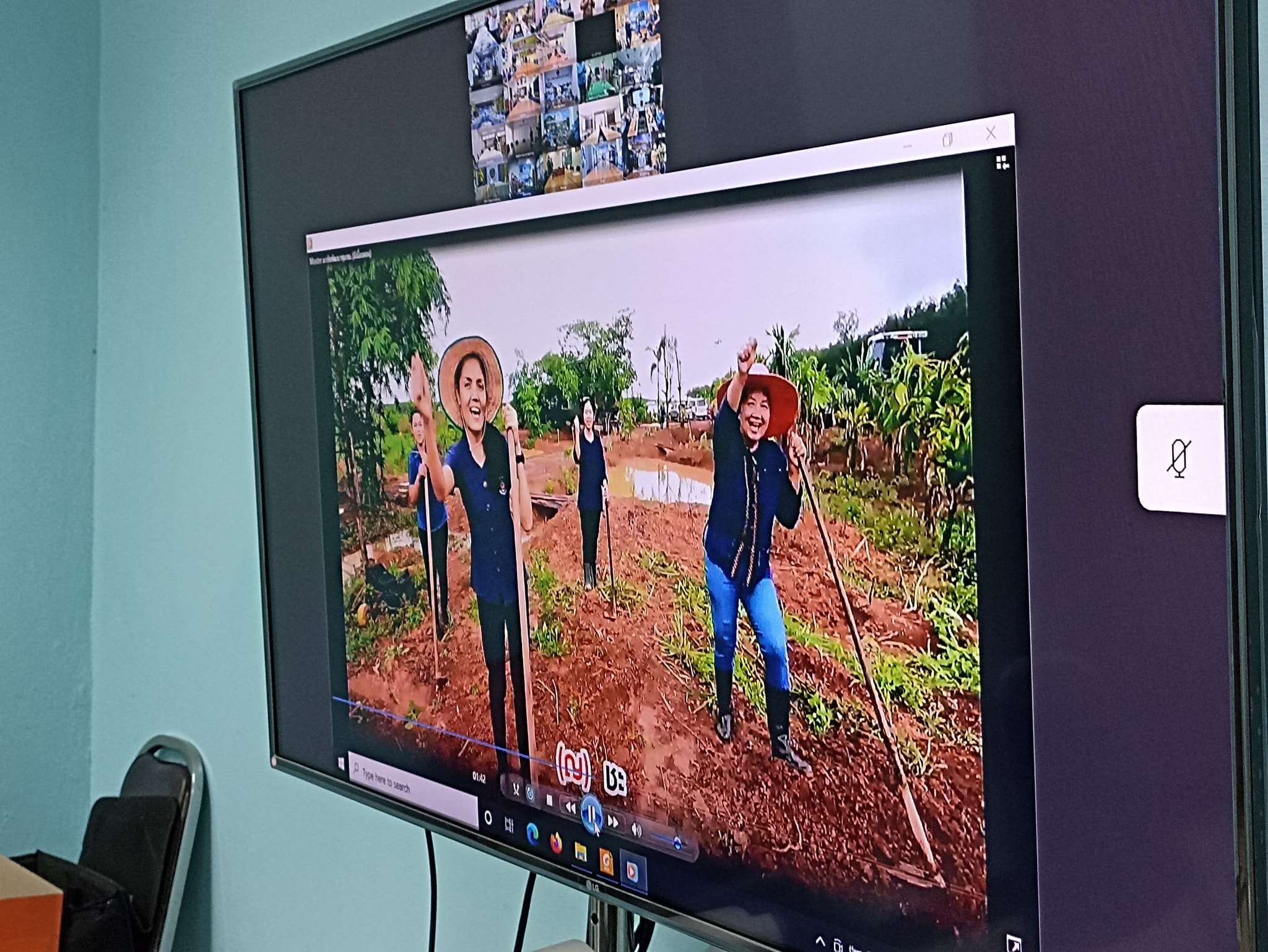 พช.ปัตตานี ร่วมประชุมกรมการพัฒนาชุมชน ประจำเดือนกุมภาพันธ์ ผ่านระบบการประชุมทางไกล (Video Conference) 76 จังหวัดทั่วประเทศ