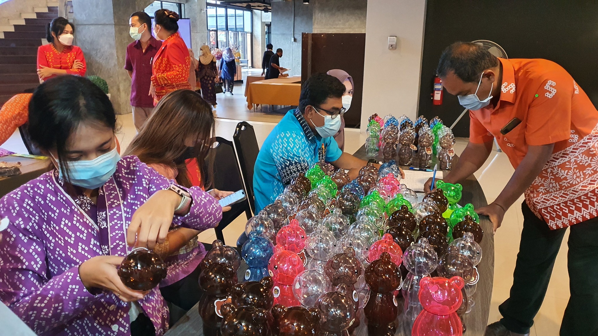 จังหวัดปัตตานี จัดมหกรรมการออม ลดความเหลื่อมล้ำของประชาชน เนื่องในโอกาสครบรอบ 48 ปี ของการก่อตั้งกลุ่มออมทรัพย์เพื่อการผลิต