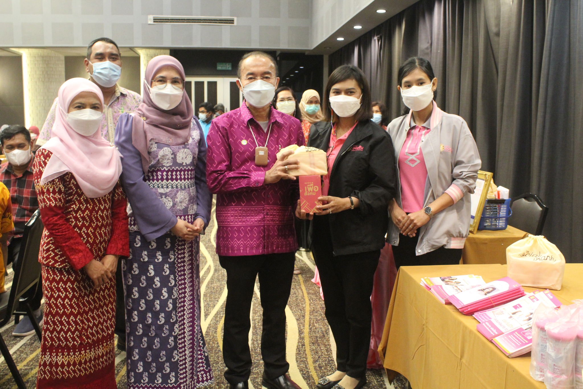 จังหวัดปัตตานี จัดมหกรรมการออม ลดความเหลื่อมล้ำของประชาชน เนื่องในโอกาสครบรอบ 48 ปี ของการก่อตั้งกลุ่มออมทรัพย์เพื่อการผลิต