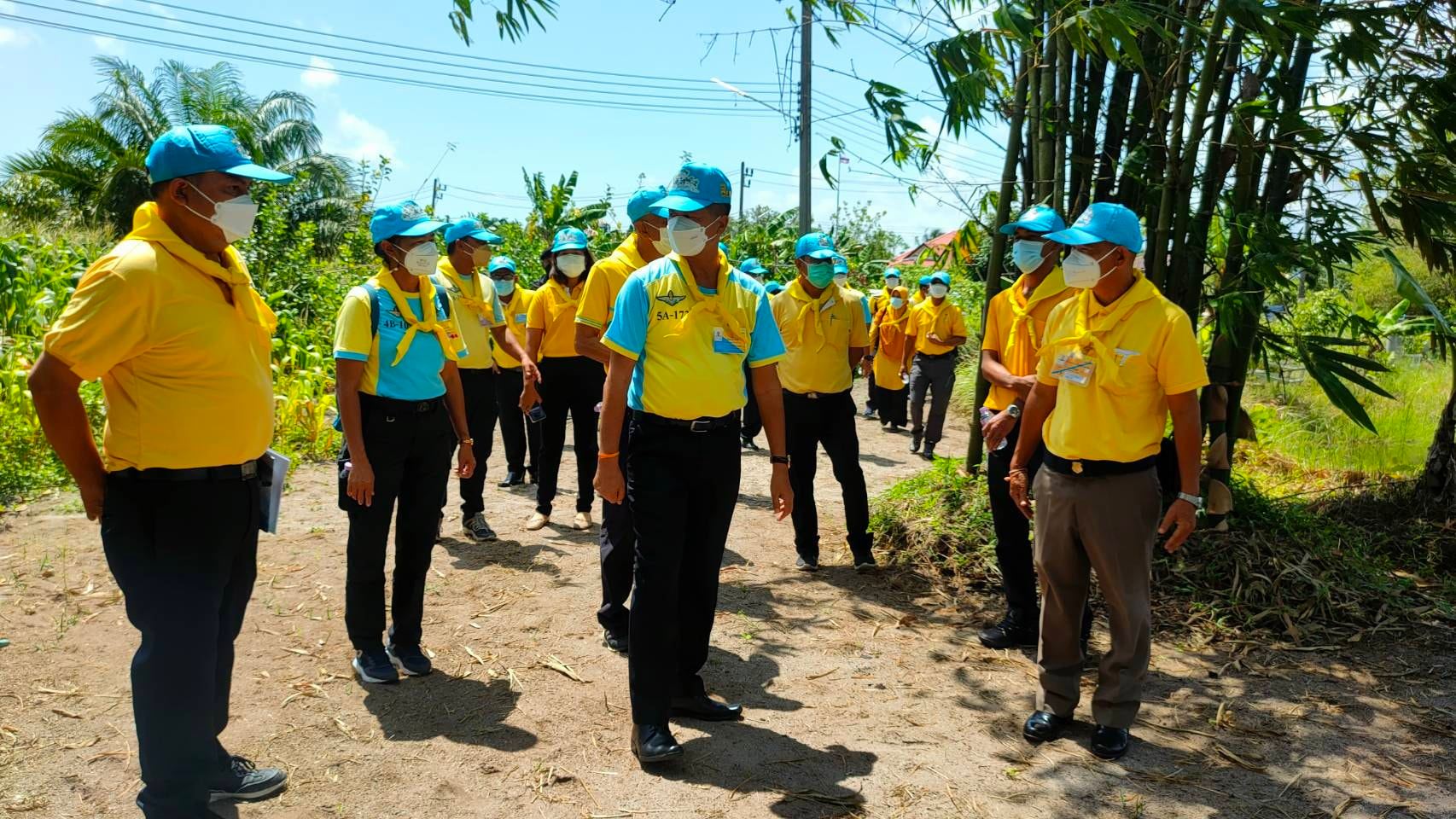 พช.ปัตตานี ลงพื้นที่เยี่ยมชมการดำเนินงานฟาร์มตัวอย่างในสมเด็จพระนางเจ้าสิริกิติ์ พระบรมราชินีนาถ ต้านภัยโควิด-19 บ้านแป้น อำเภอสายบุรี