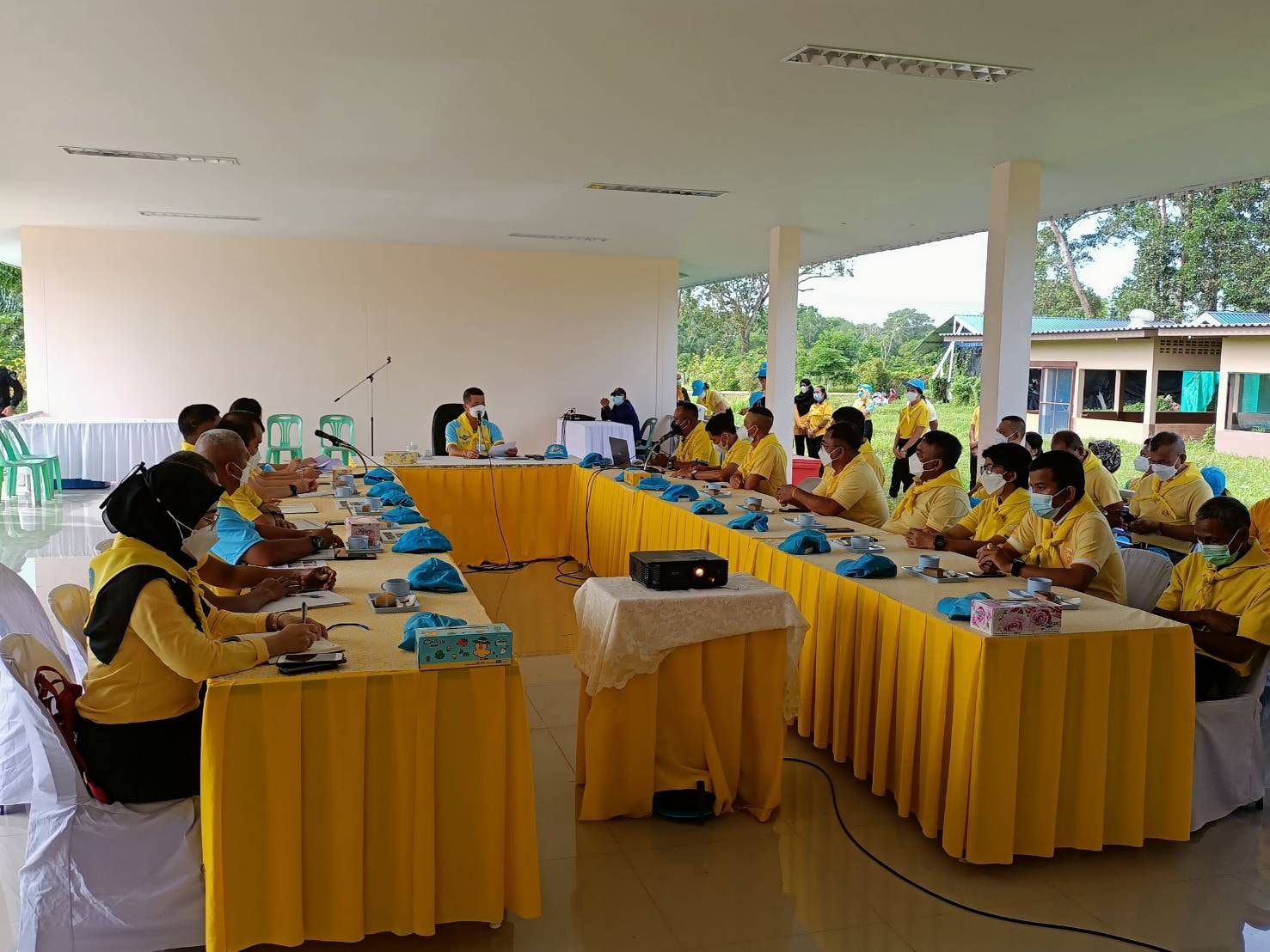 พช.ปัตตานี ลงพื้นที่เยี่ยมชมการดำเนินงานฟาร์มตัวอย่างในสมเด็จพระนางเจ้าสิริกิติ์ พระบรมราชินีนาถ ต้านภัยโควิด-19 อำเภอแม่ลาน และ อำเภอหนองจิก ปัตตานี