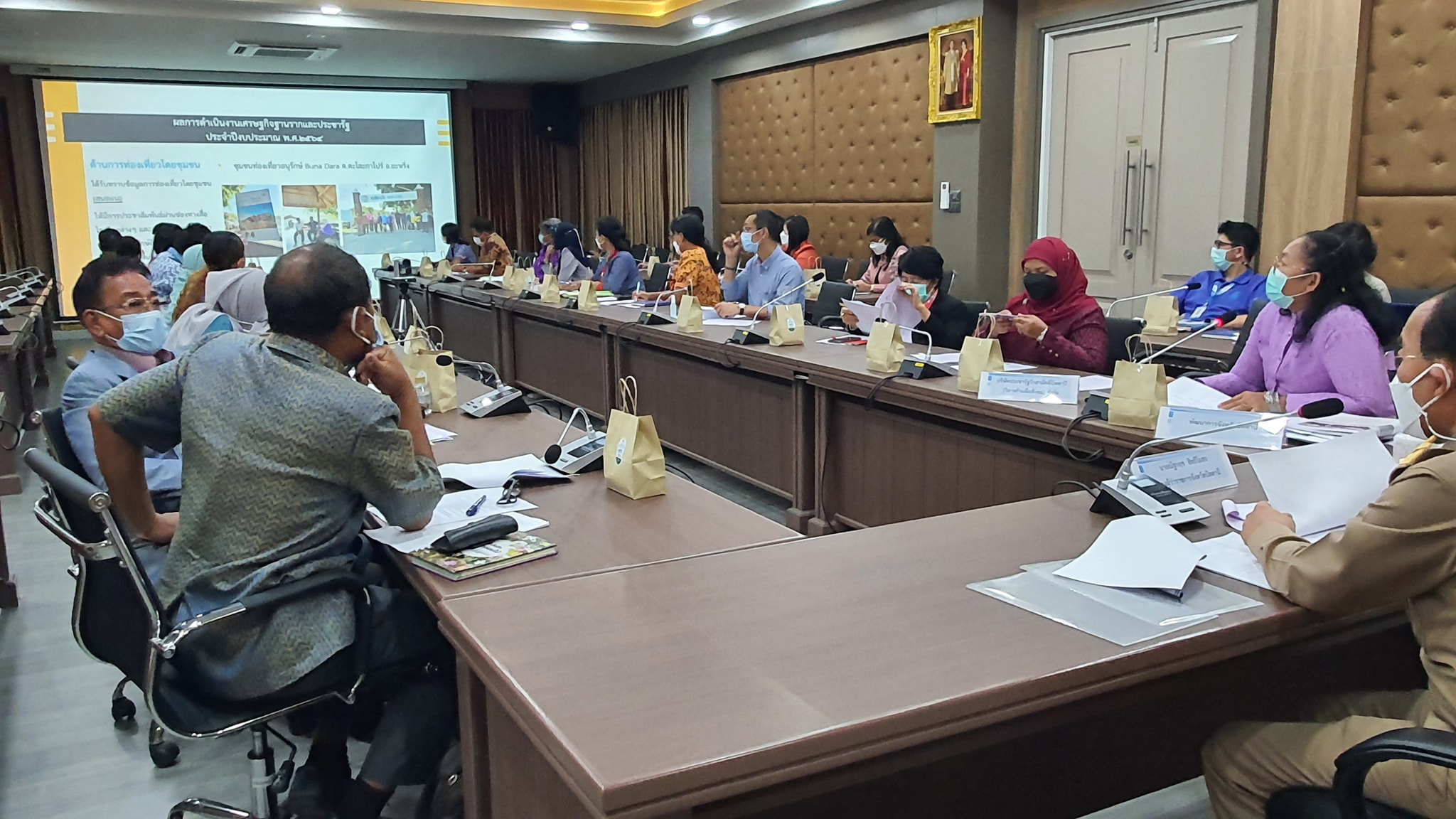 จังหวัดปัตตานี สานพลังประชารัฐ บูรณาการภาครัฐ ภาคเอกชน ภาคประชาชน ยกระดับเศรษฐกิจฐานราก สู่ความเข้มแข็ง มั่นคง มั่งคั่ง ยั่งยืน