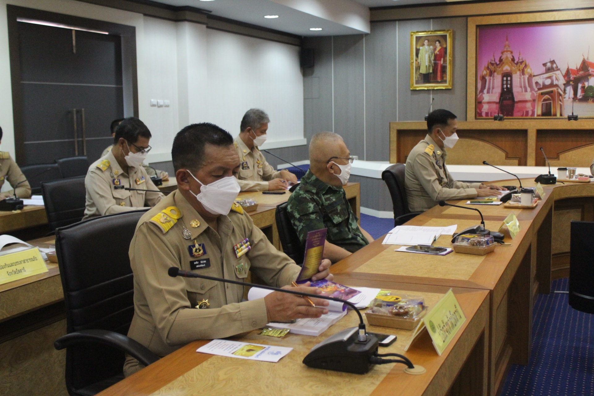 ผู้ว่าฯ ปัตตานี เน้นย้ำทีมปฏิบัติการฯ วิเคราะห์สภาพปัญหาร่วมหาทางออก คร. ใช้หลัก 4ท. คือ ทัศนคติ ทักษะ ทรัพยากรและทางออก ขจัดความยากจนและพัฒนาคนทุกช่วงวัยอย่างยั่งยืนตามหลักปรัชญาของเศรษฐกิจพอเพียง