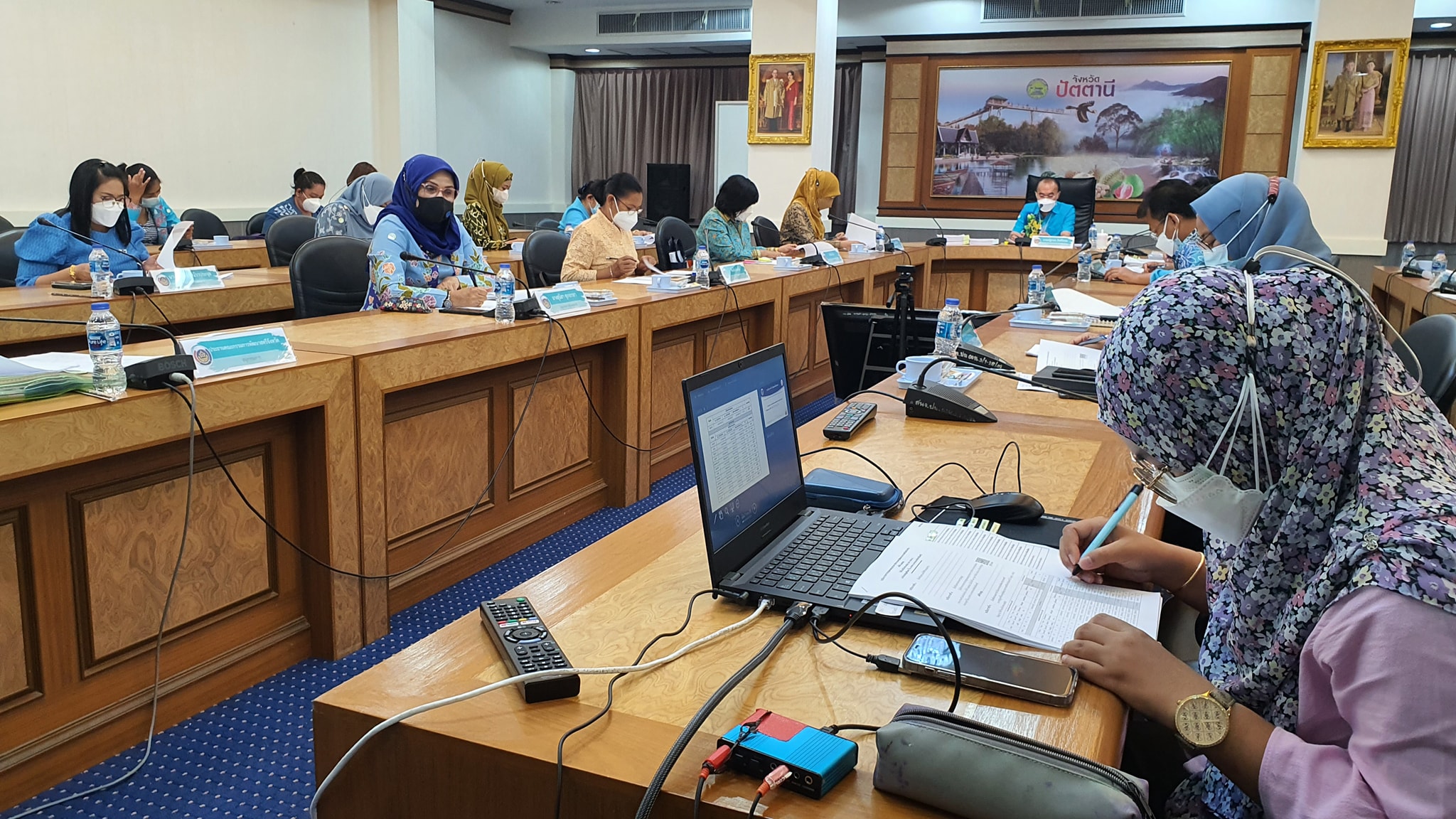 จังหวัดปัตตานี พิจารณาอนุมัติ 14 โครงการ กว่า 1.5 ล้านบาท หนุนพัฒนาและส่งเสริมอาชีพสตรี 12 อำเภอ