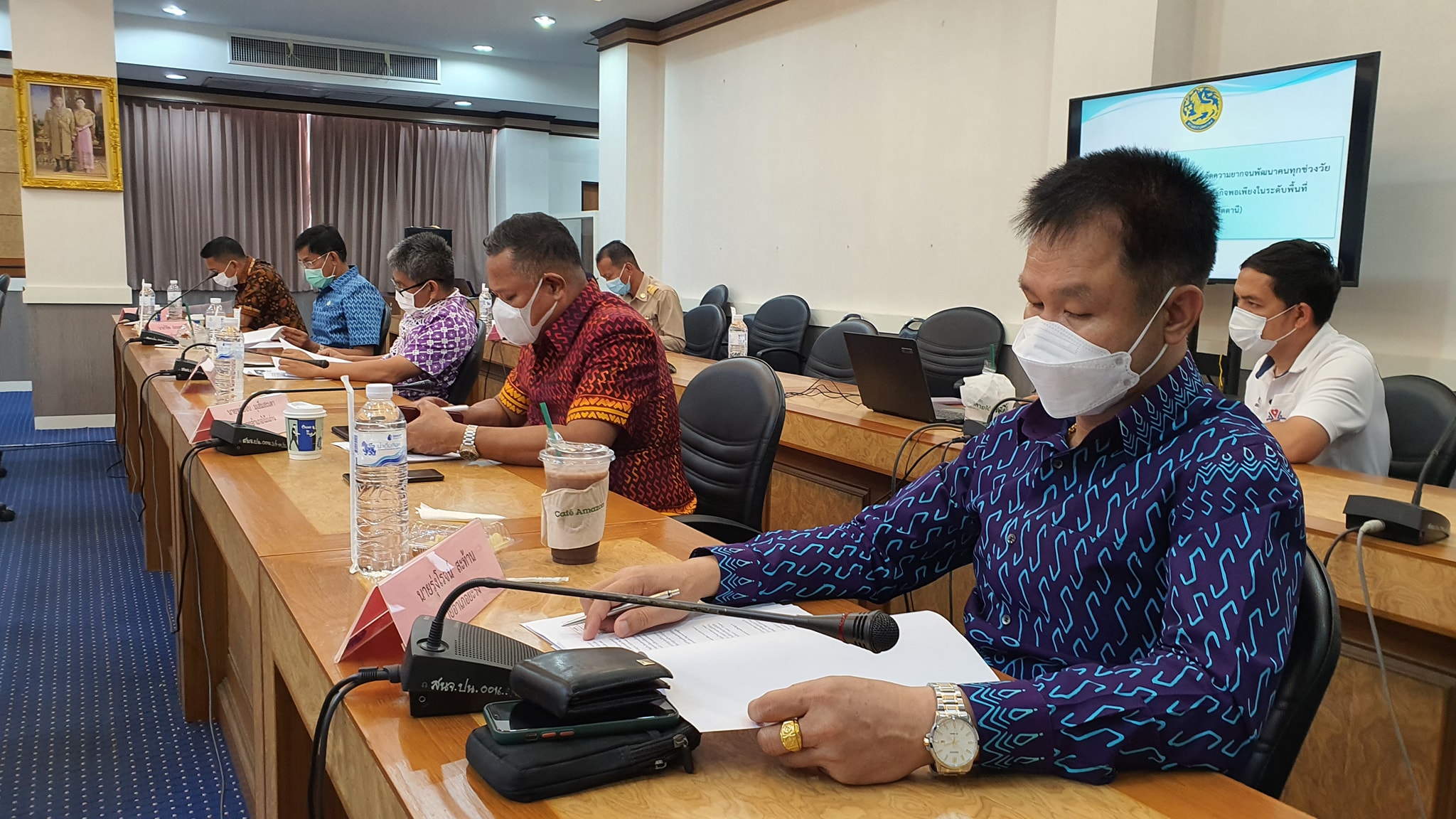 ผู้ว่าฯ ปัตตานี กำชับหน่วยงานทุกระดับร่วมแก้ไขปัญหาความยากจนรายครัวเรือนแบบพุ่งเป้าและตรงสภาพปัญหา ภายในวันที่ 30 กันยายน 2565