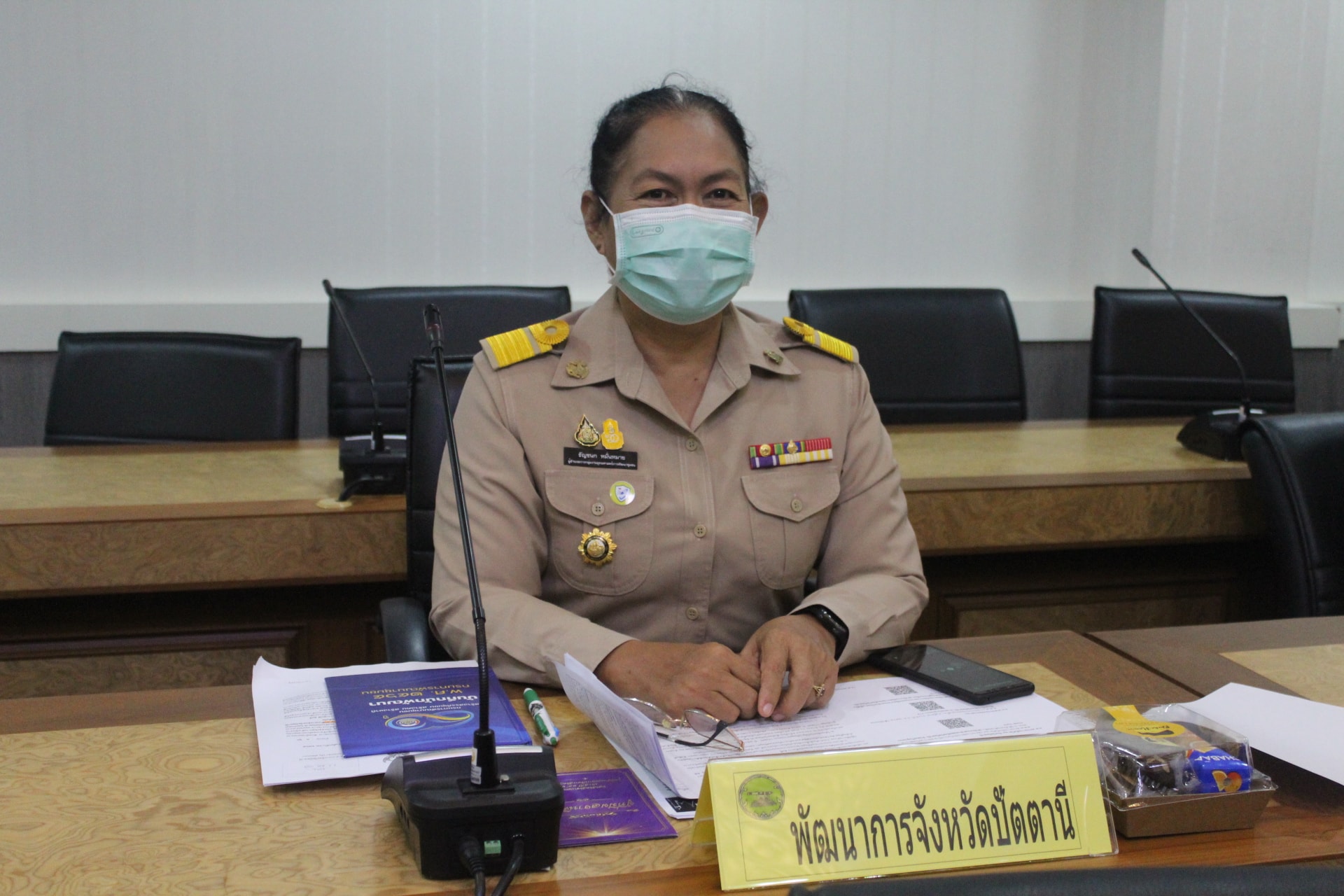 ผู้ว่าฯ ปัตตานี เน้นย้ำทีมปฏิบัติการฯ วิเคราะห์สภาพปัญหาร่วมหาทางออก คร. ใช้หลัก 4ท. คือ ทัศนคติ ทักษะ ทรัพยากรและทางออก ขจัดความยากจนและพัฒนาคนทุกช่วงวัยอย่างยั่งยืนตามหลักปรัชญาของเศรษฐกิจพอเพียง