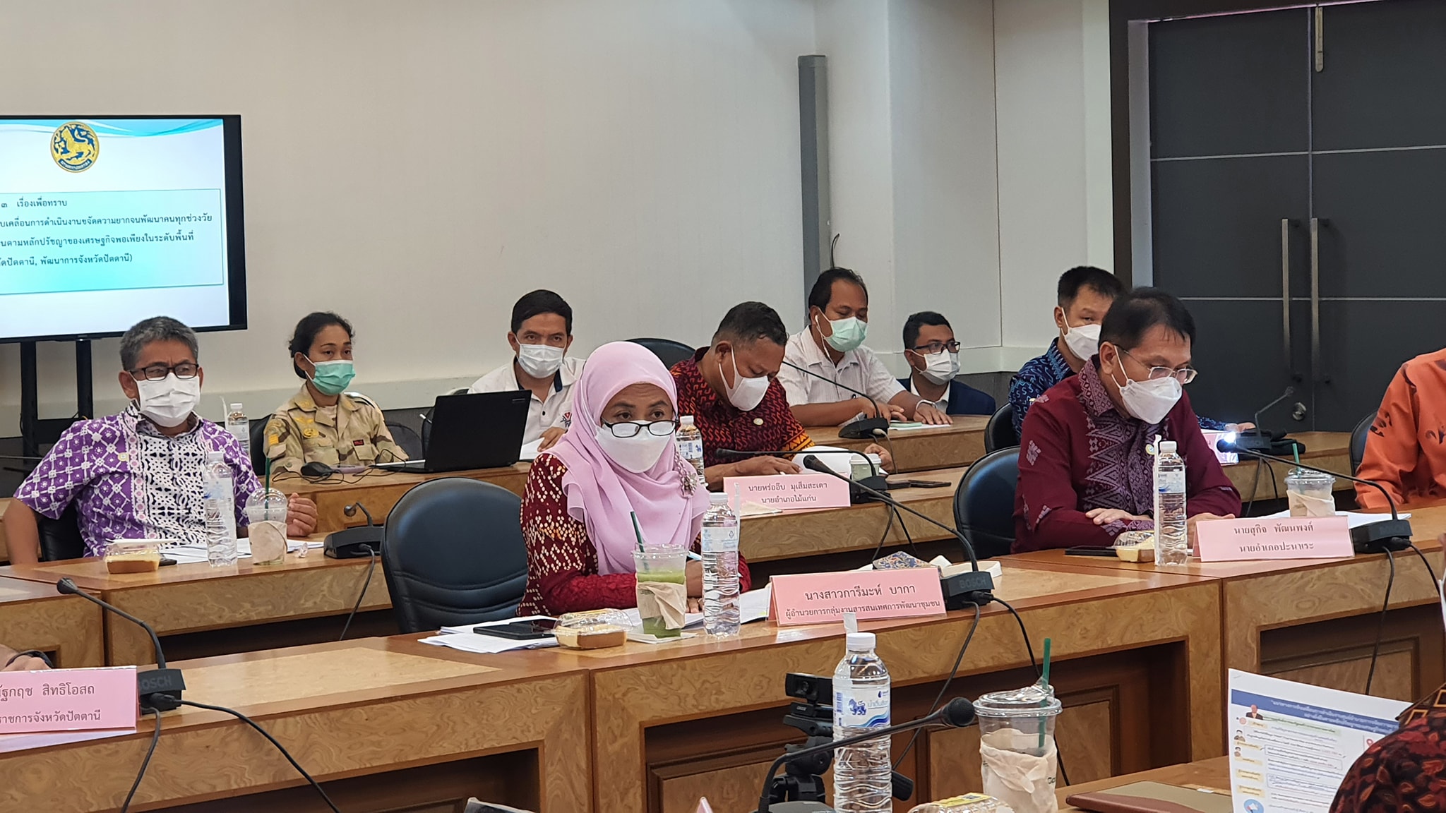 ผู้ว่าฯ ปัตตานี กำชับหน่วยงานทุกระดับร่วมแก้ไขปัญหาความยากจนรายครัวเรือนแบบพุ่งเป้าและตรงสภาพปัญหา ภายในวันที่ 30 กันยายน 2565