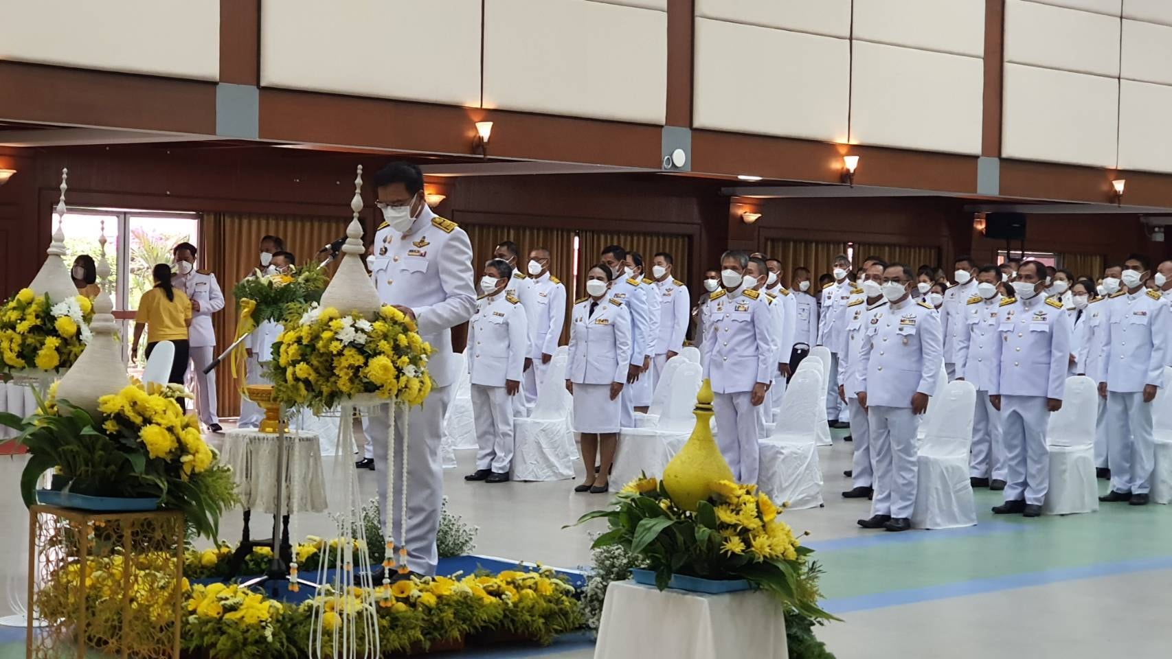 พช.ปัตตานี ร่วมพิธีวางพานพุ่มดอกไม้ถวายราชสักการะ เนื่องในวันพระบาทสมเด็จพระพุทธยอดฟ้าจุฬาโลกมหาราช และวันที่ระลึกมหาจักรีบรมราชวงศ์