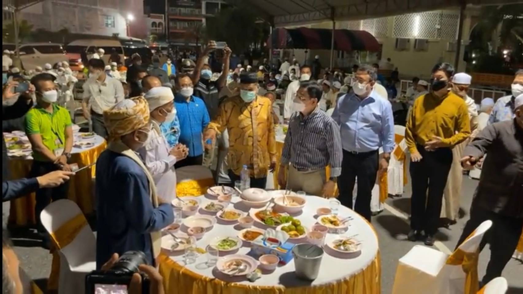 พช.ปัตตานี ร่วมกิจกรรม “ละศีล-อด ในเดือนรอมฎอน (เริ่มรับประทานอาหารมื้อแรกของวัน ในช่วงเทศกาลถือศีล-อด ของชาวมุสลิม) ประจำปี 2565