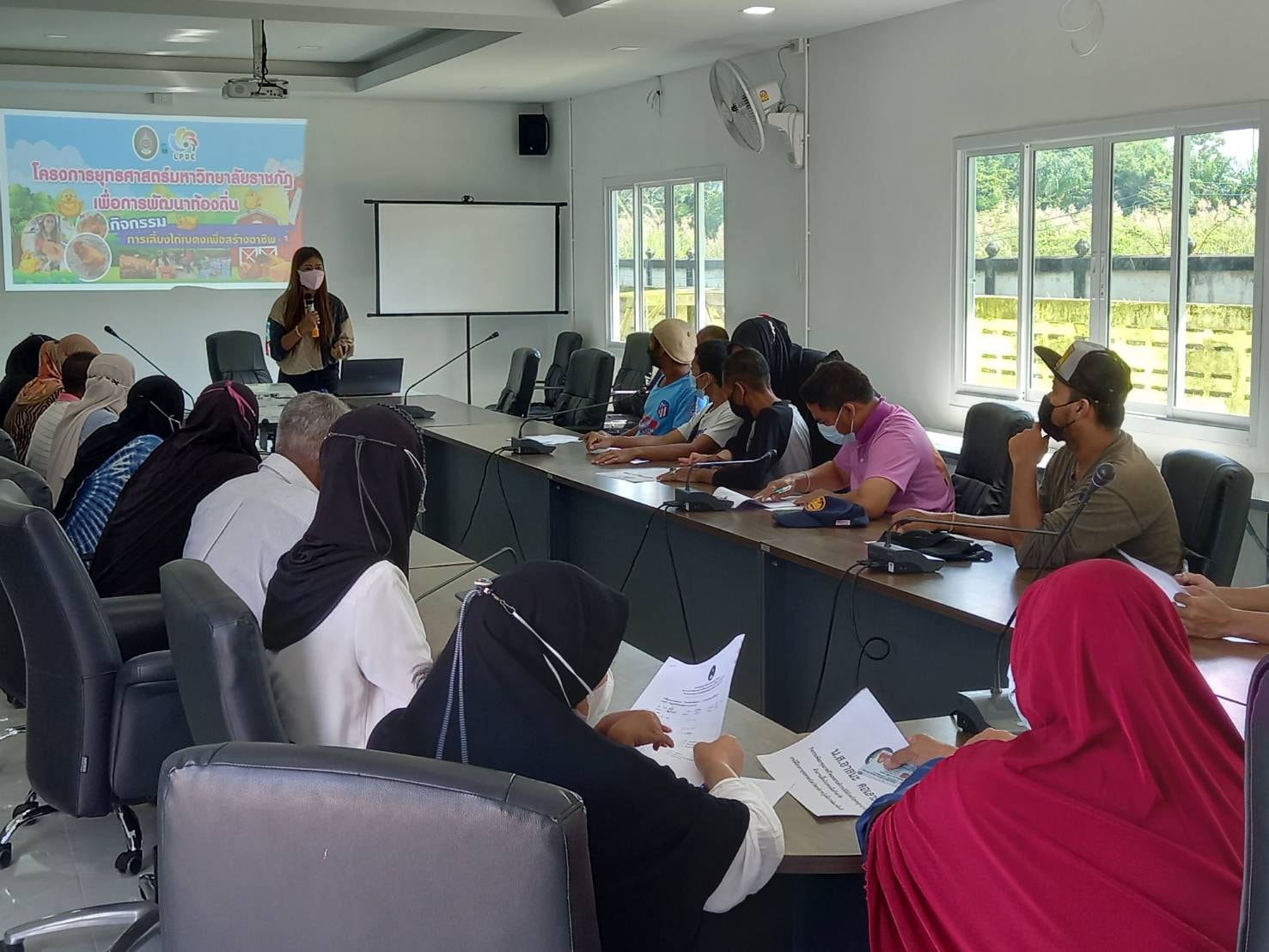 พช.ปัตตานี ร่วมกับ ม.ราชภัฏยะลา ใช้ปฏิบัติการ 4 ท (คือ ทัศนคติ ทักษะ ทรัพยากรและทางออก) บูรณาการโครงการ/กิจกรรม พัฒนาคุณภาพชีวิตประชาชน