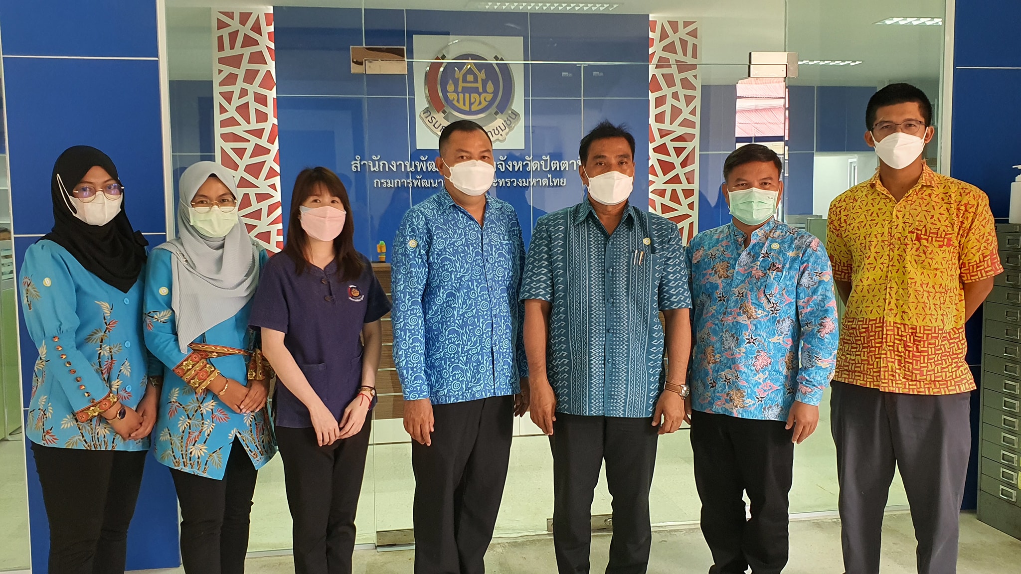 นศุกร์ สนุกกับผ้าถิ่น ผ้าไทย “ผ้าไทยใส่ให้สนุก” ใส่ทุกวันยิ่งสนุกและงดงาม