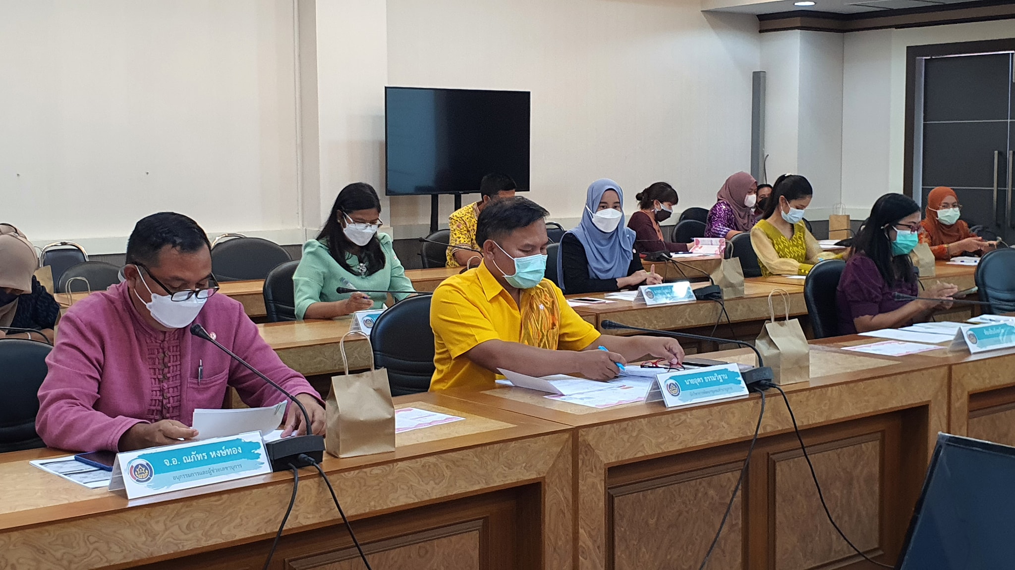 จังหวัดปัตตานี จัดประชุมคณะอนุกรรมการบริหารกองทุนพัฒนาบทบาทสตรีจังหวัดปัตตานีเพื่อพิจารณาอนุมัติโครงการประเภทเงินอุดหนุน เป็นเงินรวม 165,065 บาท