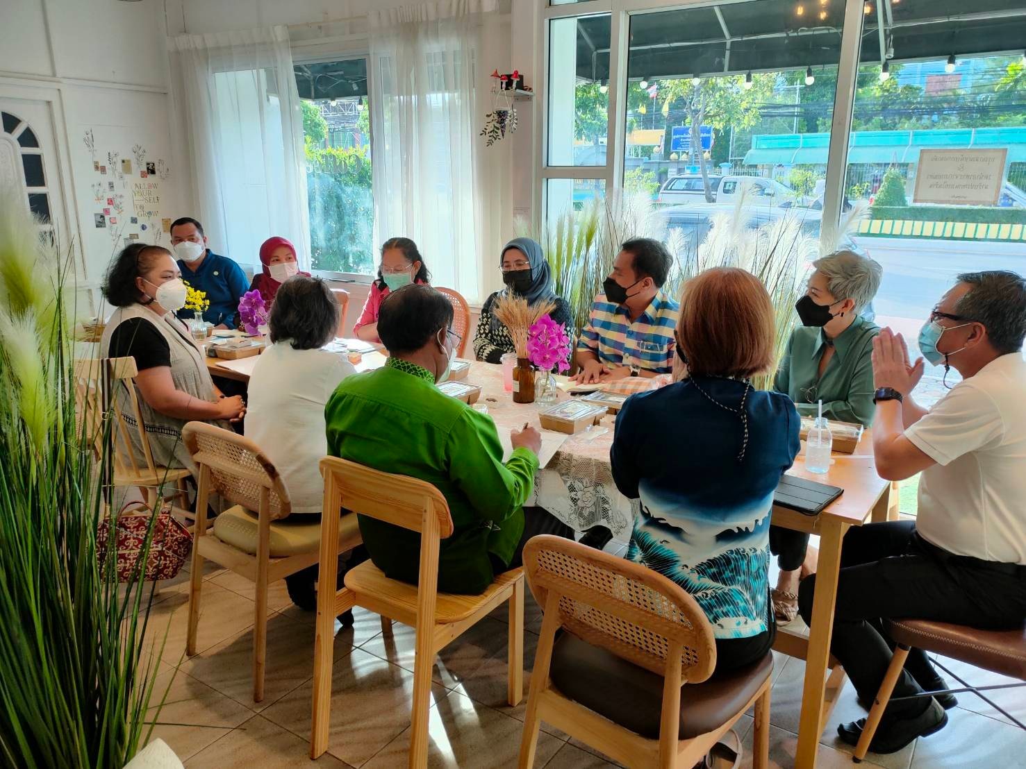 ผู้ว่าฯ ปัตตานี สั่งจับมือ พช.+บริษัทประชารัฐฯ ใช้การตลาดสมัยใหม่ พัฒนา OTOP สร้างกระแสความนิยมผลิตภัณฑ์เด่นในพื้นที่