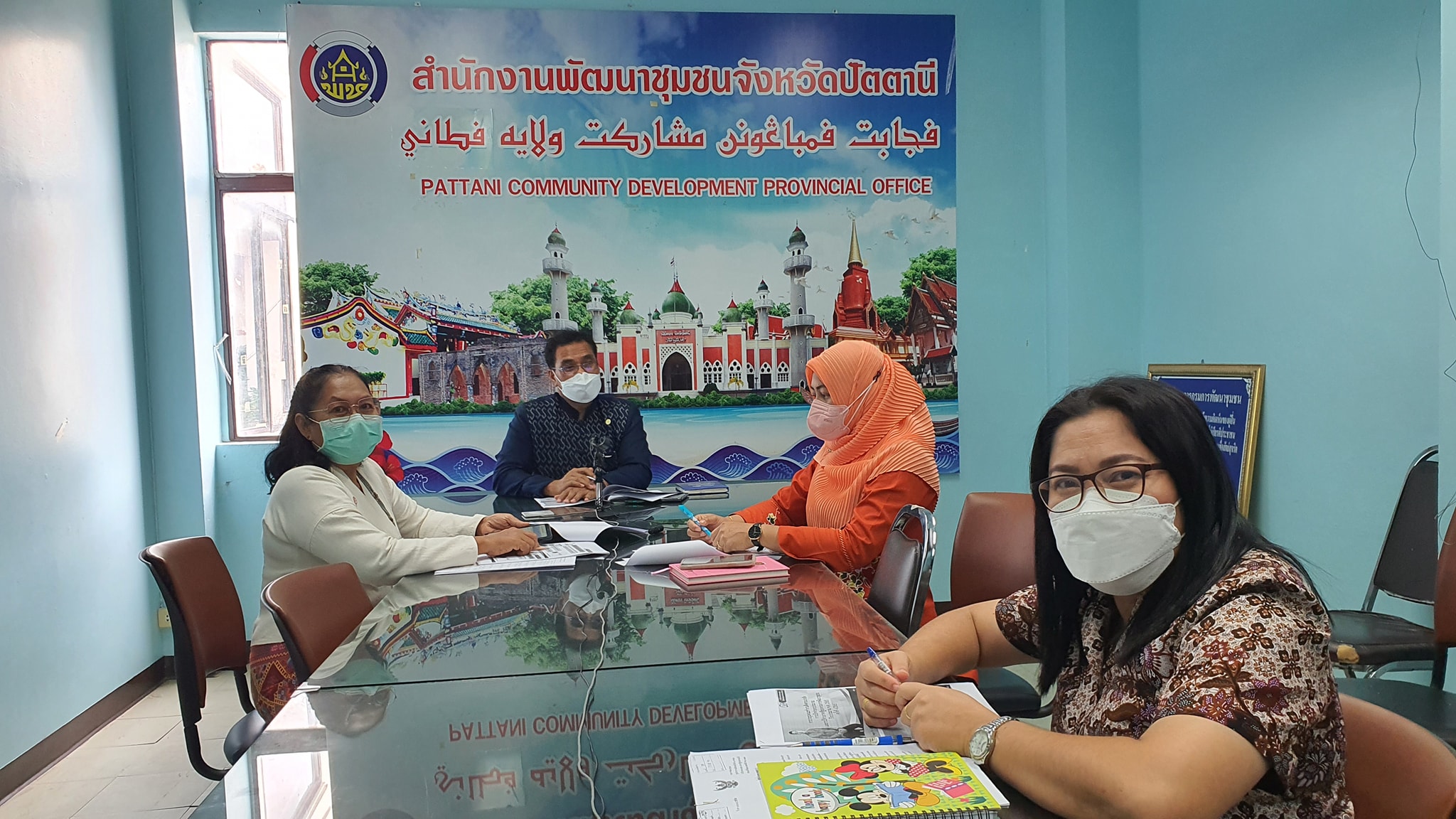 พช.ปัตตานี ร่วมประชุมติดตามเร่งรัดการเบิกจ่ายงบประมาณและการใช้จ่ายภาครัฐของกรมการพัฒนาชุมชน  ผ่านระบบการประชุมทางไกล (Video Conference) 76 จังหวัดทั่วประเทศ