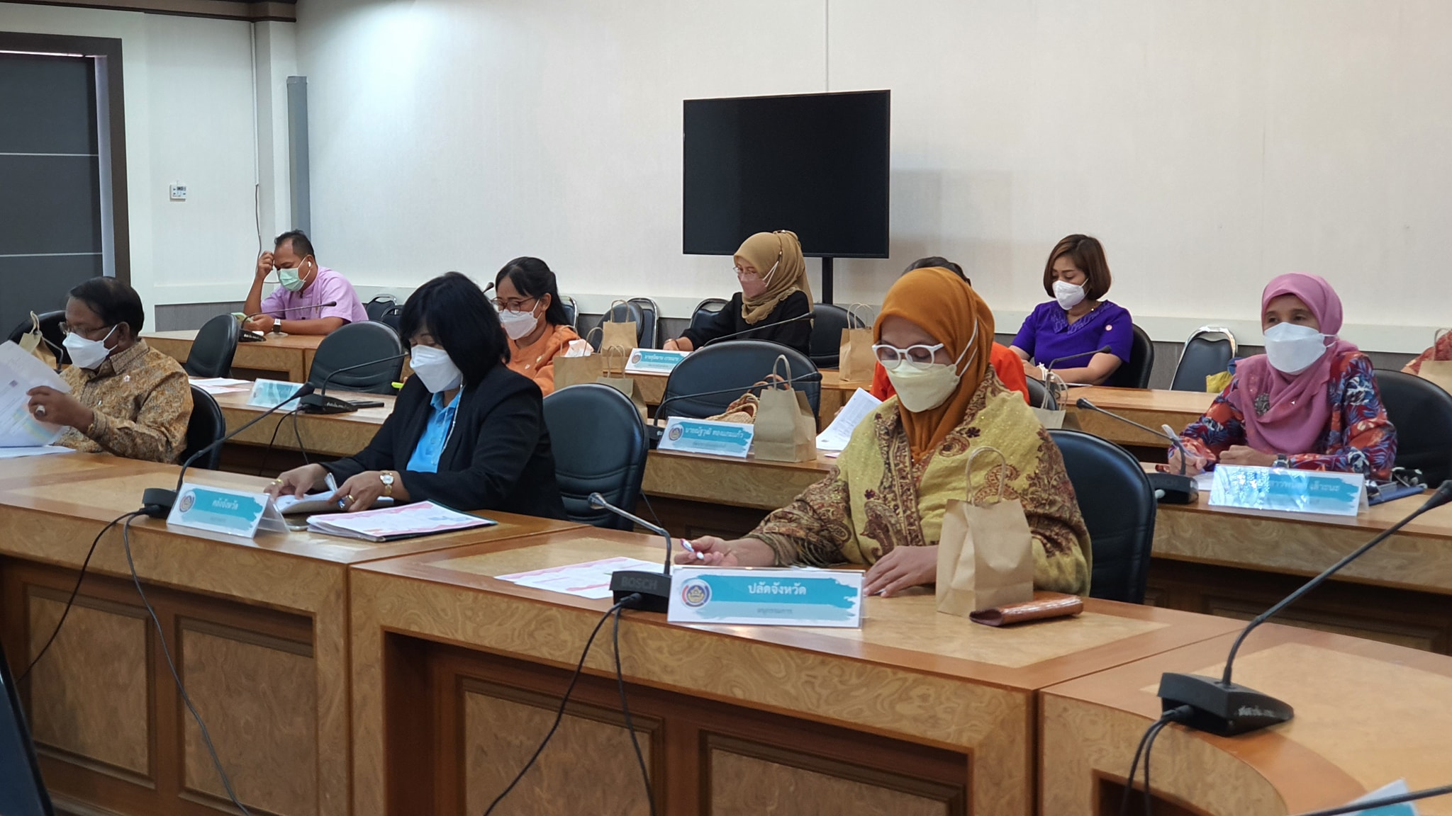 จังหวัดปัตตานี จัดประชุมคณะอนุกรรมการบริหารกองทุนพัฒนาบทบาทสตรีจังหวัดปัตตานีเพื่อพิจารณาอนุมัติโครงการประเภทเงินอุดหนุน เป็นเงินรวม 165,065 บาท