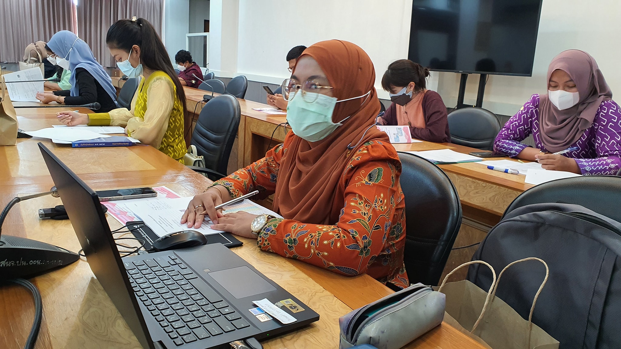 จังหวัดปัตตานี จัดประชุมคณะอนุกรรมการบริหารกองทุนพัฒนาบทบาทสตรีจังหวัดปัตตานีเพื่อพิจารณาอนุมัติโครงการประเภทเงินอุดหนุน เป็นเงินรวม 165,065 บาท