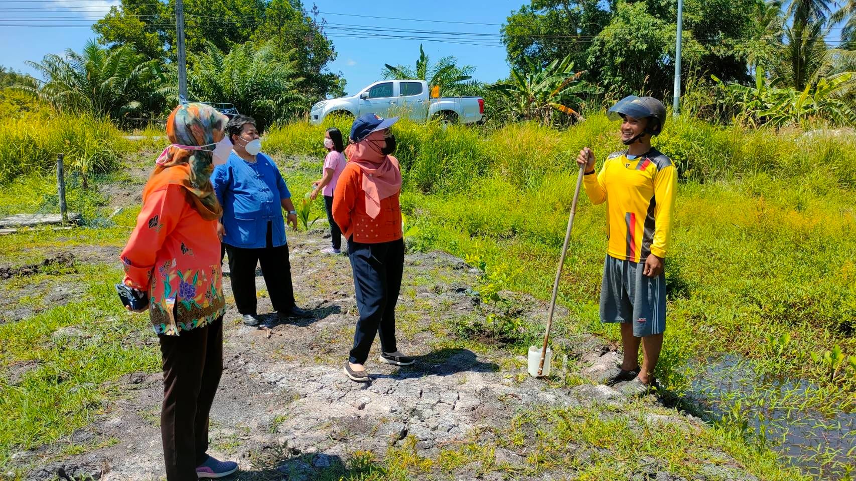 พช.ปัตตานี ลงพื้นที่ติดตาม/สนับสนุน การดำเนินงาน “โคก หนอง นา กรมการพัฒนาชุมชน” “การพัฒนาศูนย์เรียนรู้เศรษฐกิจพอเพียง และ ปฏิบัติการขจัดความยากจนและพัฒนาคนทุกช่วงวัยอย่างยั่งยืนตามหลักปรัชญาของเศรษฐกิจพอเพียง” ในพื้นที่ อำเภอสายบุรี จังหวัดปัตตานี