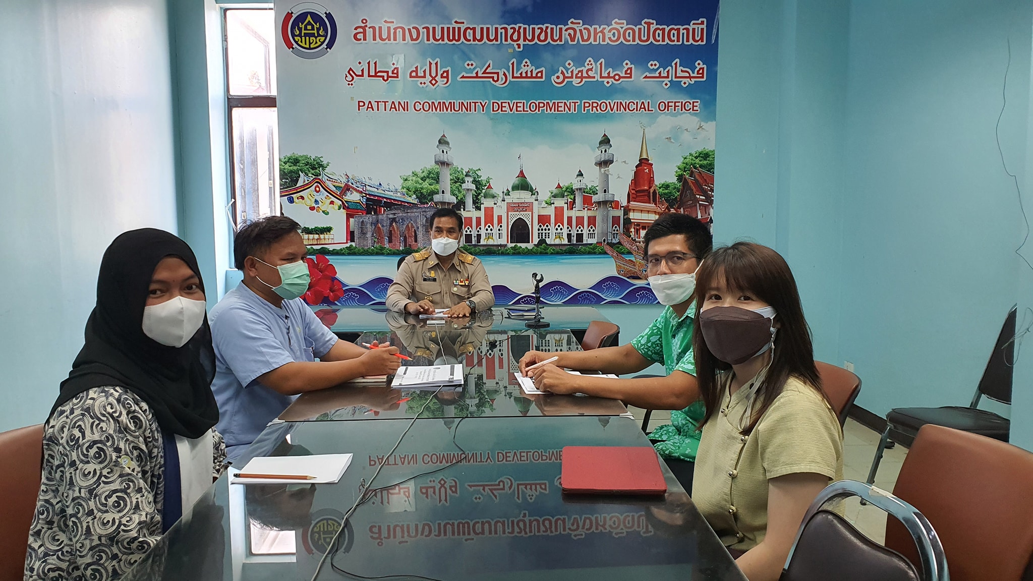 พช.ปัตตานี ร่วมประชุมขับเคลื่อนการดำเนินงานกองทุนพัฒนาบทบาทสตรี ผ่านระบบการประชุมทางไกล (Video Conference) 76 จังหวัดทั่วประเทศ