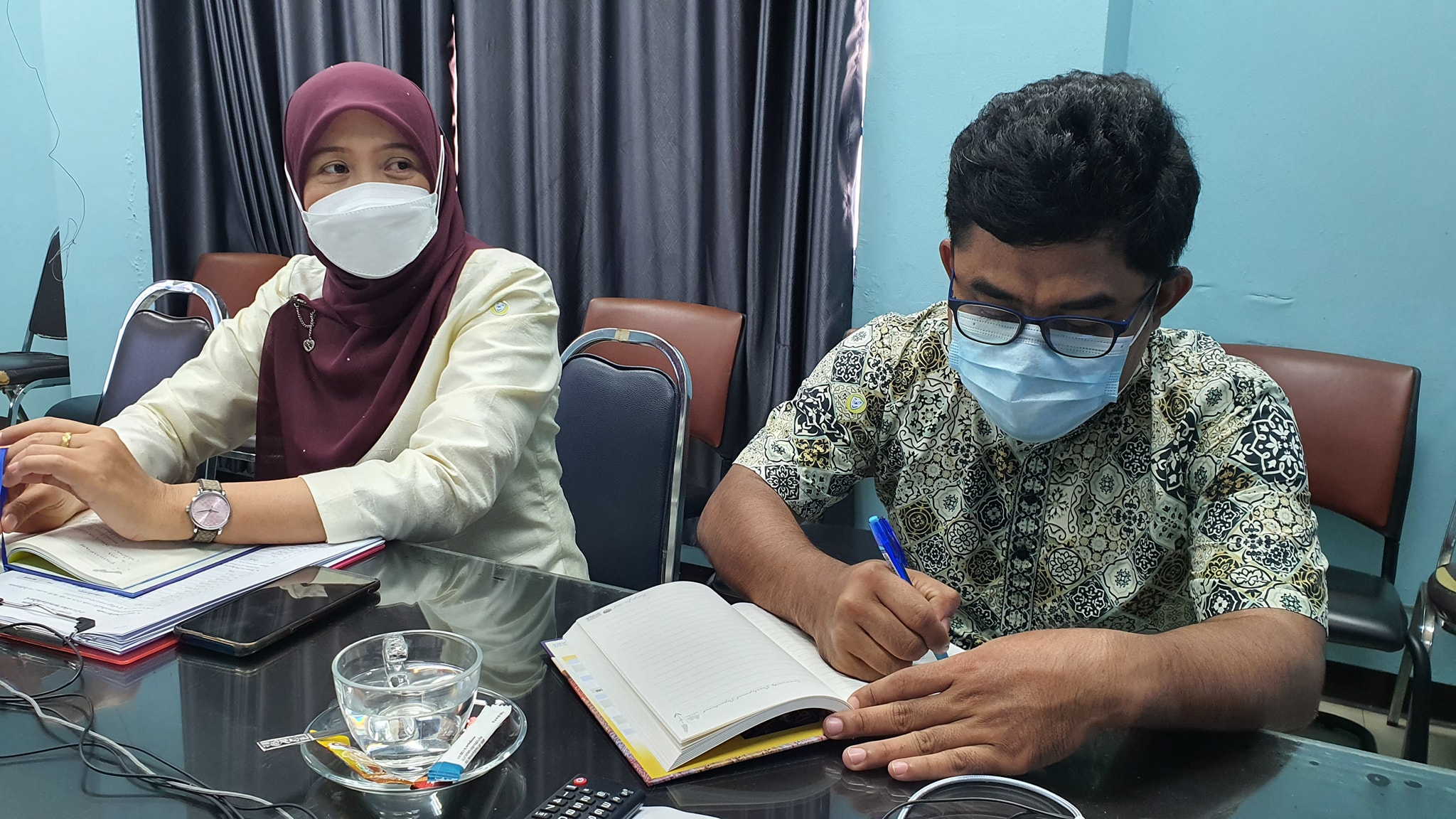 พช.ปัตตานี ร่วมประชุมกรมการพัฒนาชุมชน ประจำเดือนเมษายน ผ่านระบบการประชุมทางไกล (Video Conference) 76 จังหวัดทั่วประเทศ