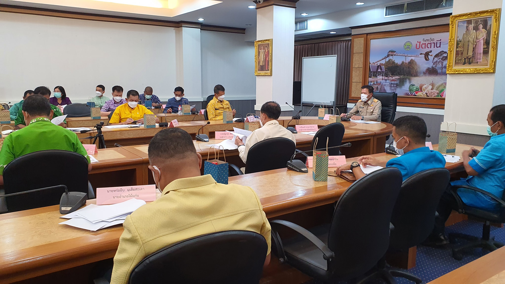 ผู้ว่าฯ ปัตตานี ย้ำทุกฝ่ายตรวจสอบและพิจารณาใช้ข้อมูล TPMAP’65 แก้ไขปัญหาความยากจนรายครัวเรือนแบบพุ่งเป้าและตรงสภาพปัญหา