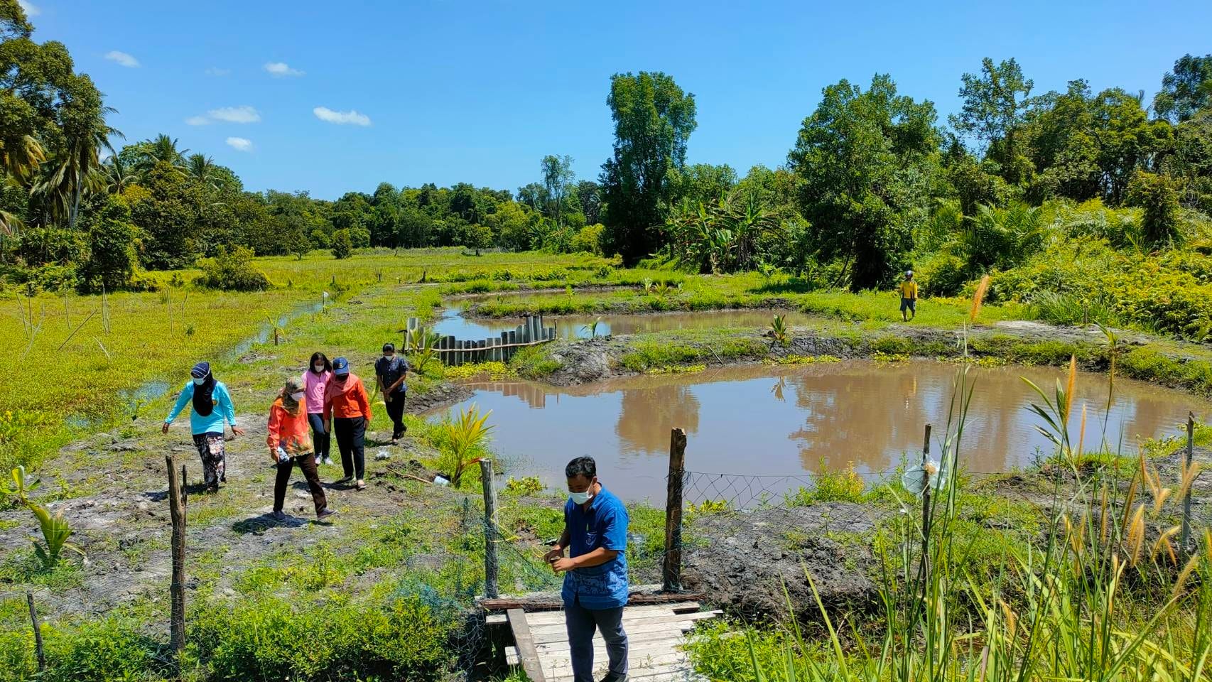 พช.ปัตตานี ลงพื้นที่ติดตาม/สนับสนุน การดำเนินงาน “โคก หนอง นา กรมการพัฒนาชุมชน” “การพัฒนาศูนย์เรียนรู้เศรษฐกิจพอเพียง และ ปฏิบัติการขจัดความยากจนและพัฒนาคนทุกช่วงวัยอย่างยั่งยืนตามหลักปรัชญาของเศรษฐกิจพอเพียง” ในพื้นที่ อำเภอสายบุรี จังหวัดปัตตานี