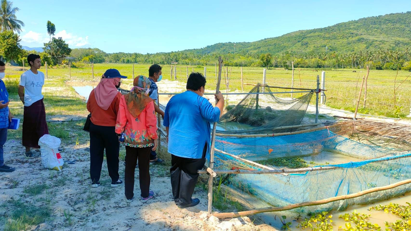 พช.ปัตตานี ลงพื้นที่ติดตาม/สนับสนุน การดำเนินงาน “โคก หนอง นา กรมการพัฒนาชุมชน” “การพัฒนาศูนย์เรียนรู้เศรษฐกิจพอเพียง และ ปฏิบัติการขจัดความยากจนและพัฒนาคนทุกช่วงวัยอย่างยั่งยืนตามหลักปรัชญาของเศรษฐกิจพอเพียง” ในพื้นที่ อำเภอสายบุรี จังหวัดปัตตานี