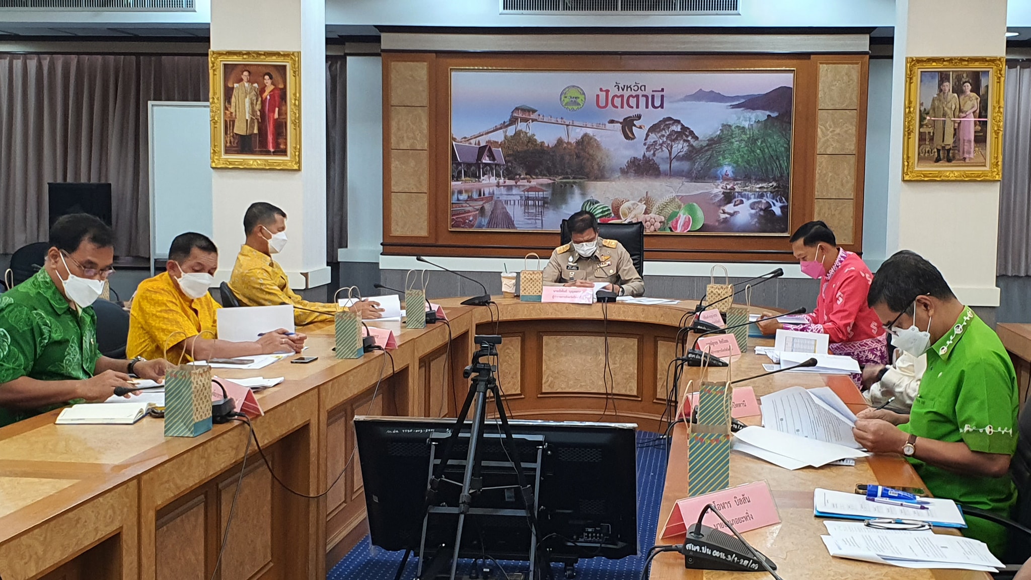 ผู้ว่าฯ ปัตตานี ย้ำทุกฝ่ายตรวจสอบและพิจารณาใช้ข้อมูล TPMAP’65 แก้ไขปัญหาความยากจนรายครัวเรือนแบบพุ่งเป้าและตรงสภาพปัญหา