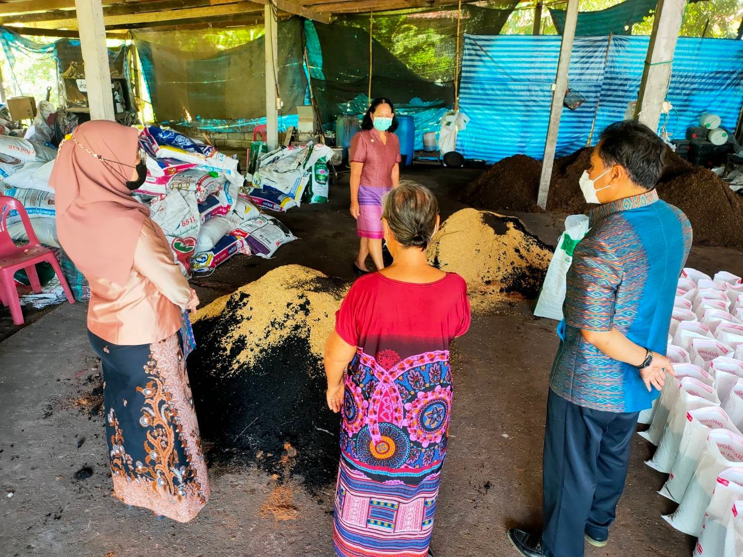 พจ.ปัตตานี ลงพื้นที่พบปะและสนับสนุนการขับเคลื่อนกิจกรรมพัฒนาชุมชนในพื้นที่อำเภอหนองจิก จังหวัดปัตตานี