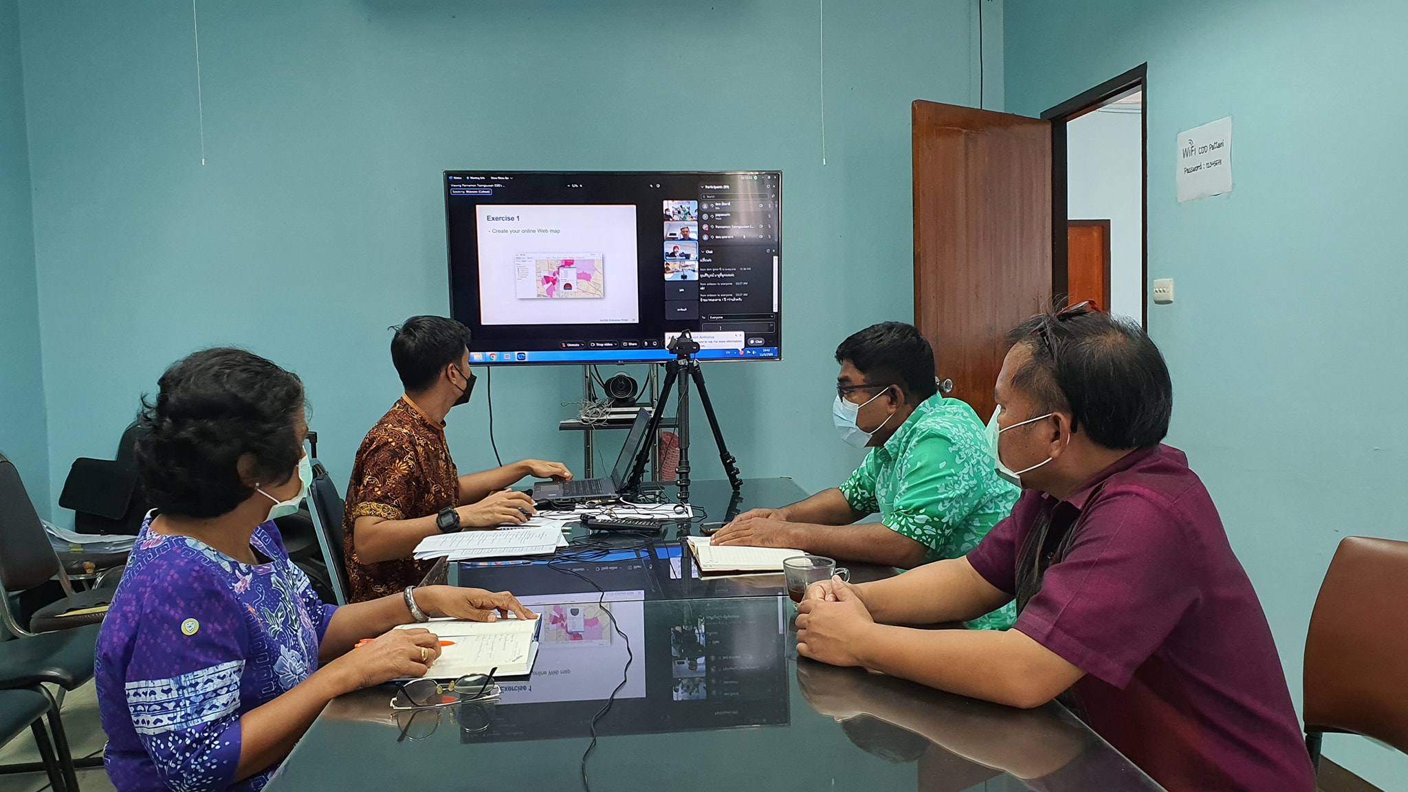 พช.ปัตตานี ร่วมอบรมการใช้โปรแกรมระบบวิเคราะห์และจัดการข้อมูลเพื่อการพัฒนาชุมชน (ArcGIS) ผ่านระบบ Cisco WebEx Meeting