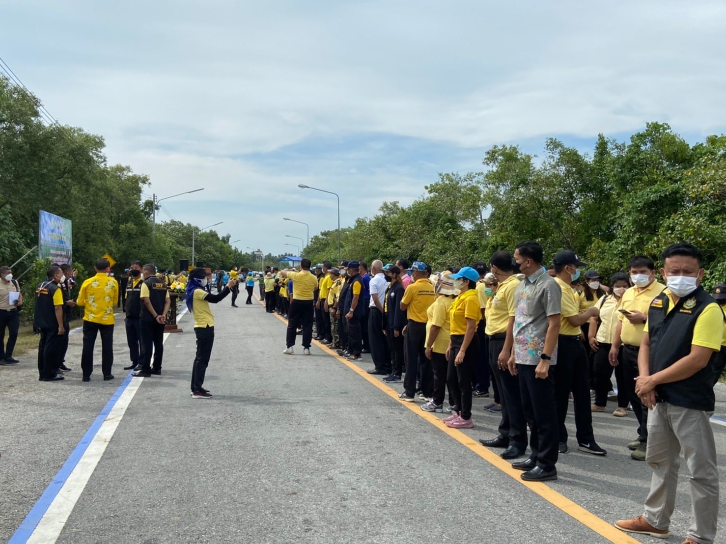 พช.ปัตตานี ร่วมปลูกป่าชายเลน เนื่องใน “วันป่าชายเลนแห่งชาติ และวันรักต้นไม้ประจำปีของชาติ” พ.ศ. 2565