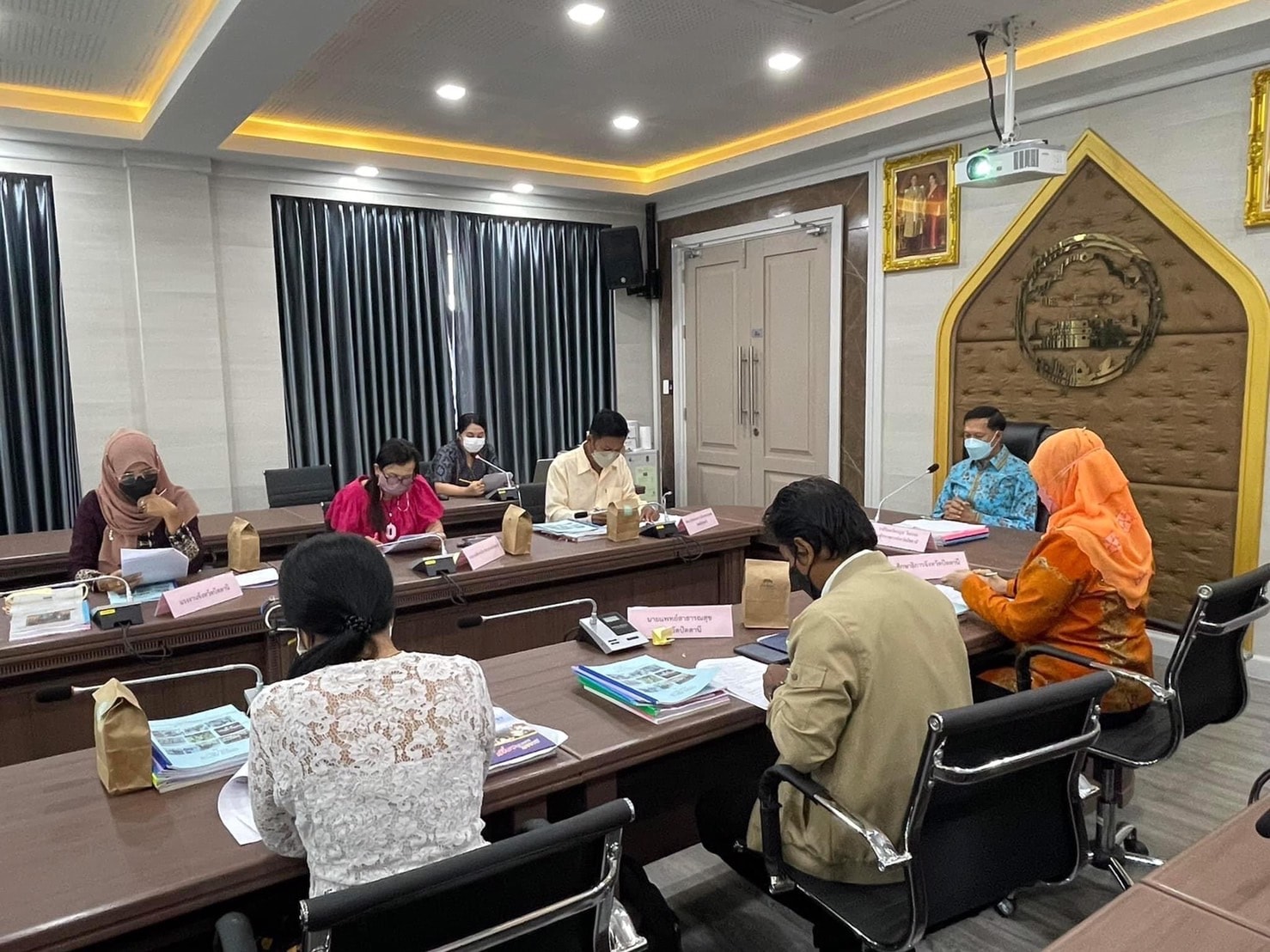 พช.ปัตตานี ร่วมประชุมพิจารณาคัดเลือกครอบครัวร่มเย็น/บุคคลดีเด่นด้านการพัฒนาครอบครัว/ผู้สูงอายุที่เป็นแบบอย่างที่ดีในสังคม ประจำปี 2565