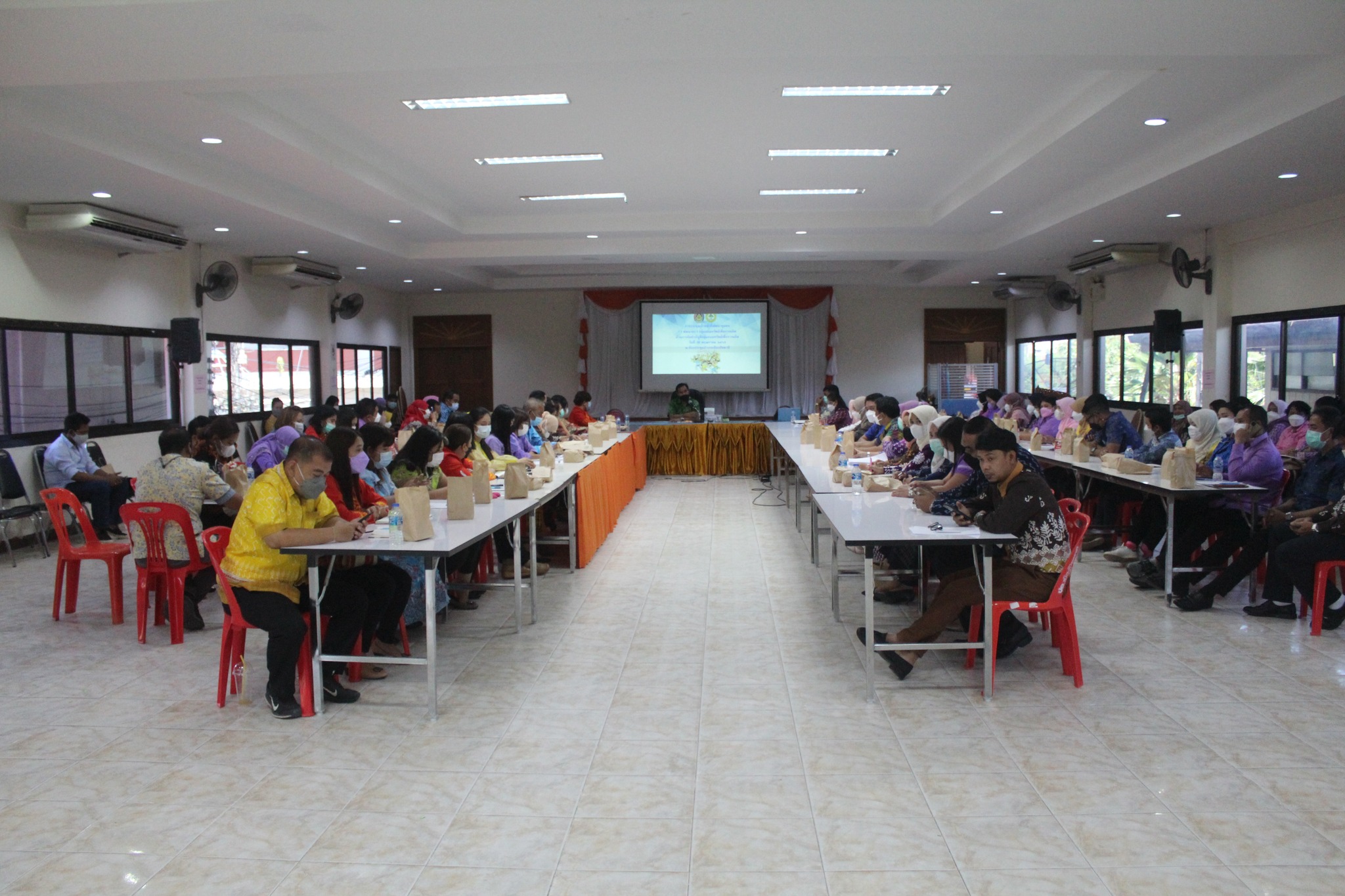 พช.ปัตตานี สานพลังข้าราชการในสังกัดร่วมจัดตั้งกลุ่มออมทรัพย์เพื่อการผลิตในชุมชนเพิ่มอีกกว่า 100 แห่ง ภายใน ปี 2565