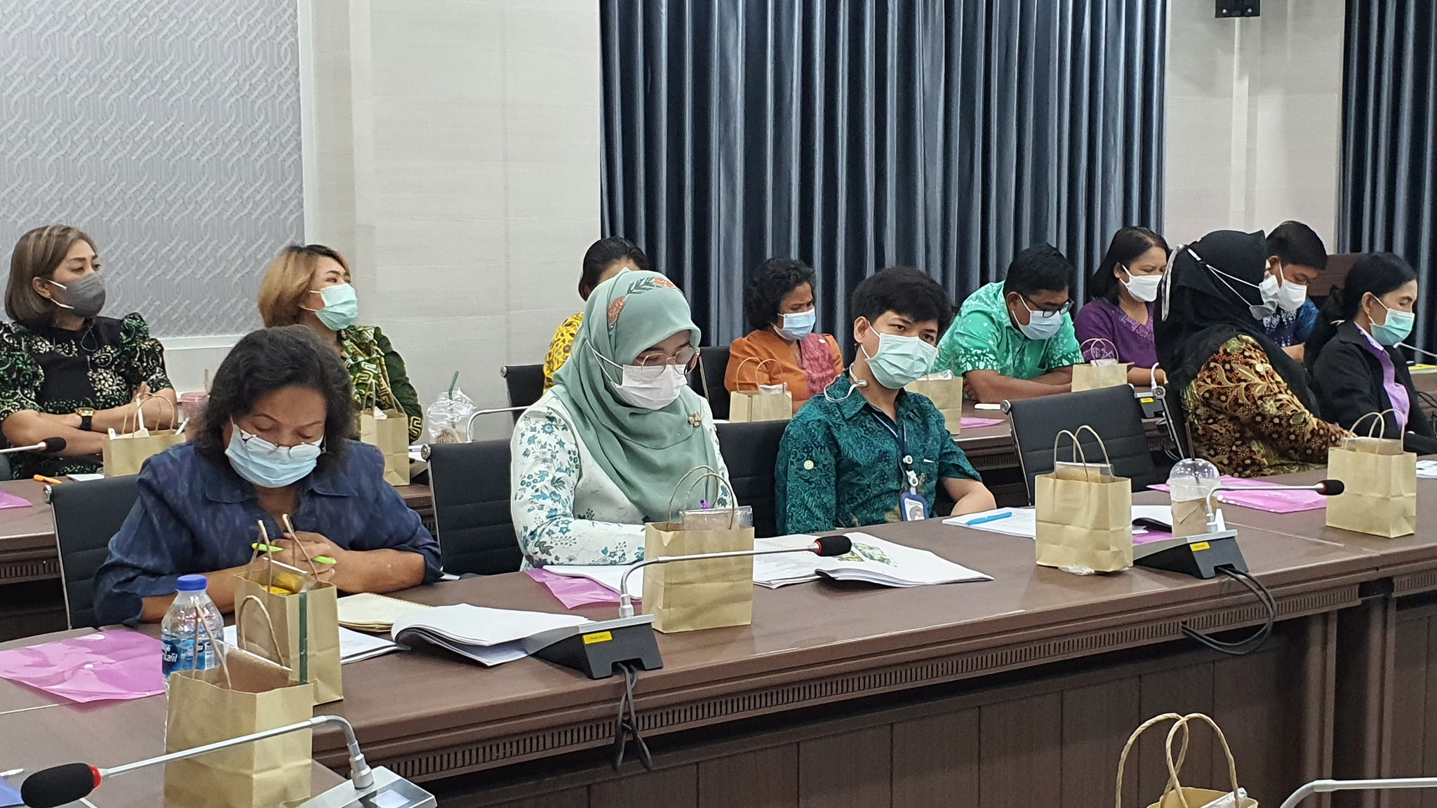 จังหวัดปัตตานี ประชุมพิจารณาตรวจสอบและกลั่นกรองผลิตภัณฑ์ที่สมัครเข้ารับการคัดสรรสุดยอดหนึ่งตำบล หนึ่งผลิตภัณฑ์ไทย (OTOP Poroduct Champion : OPC)